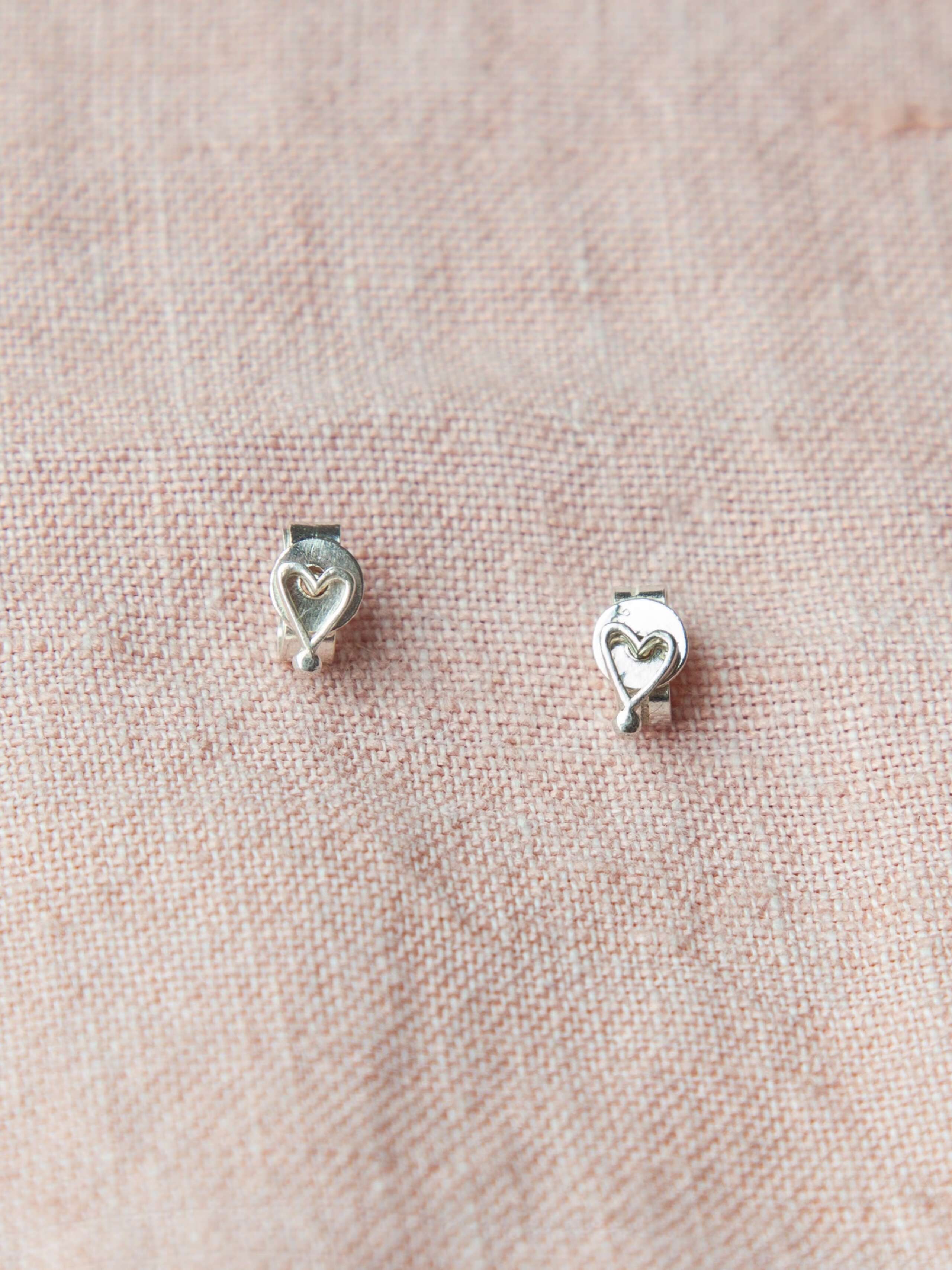 alma ear stud