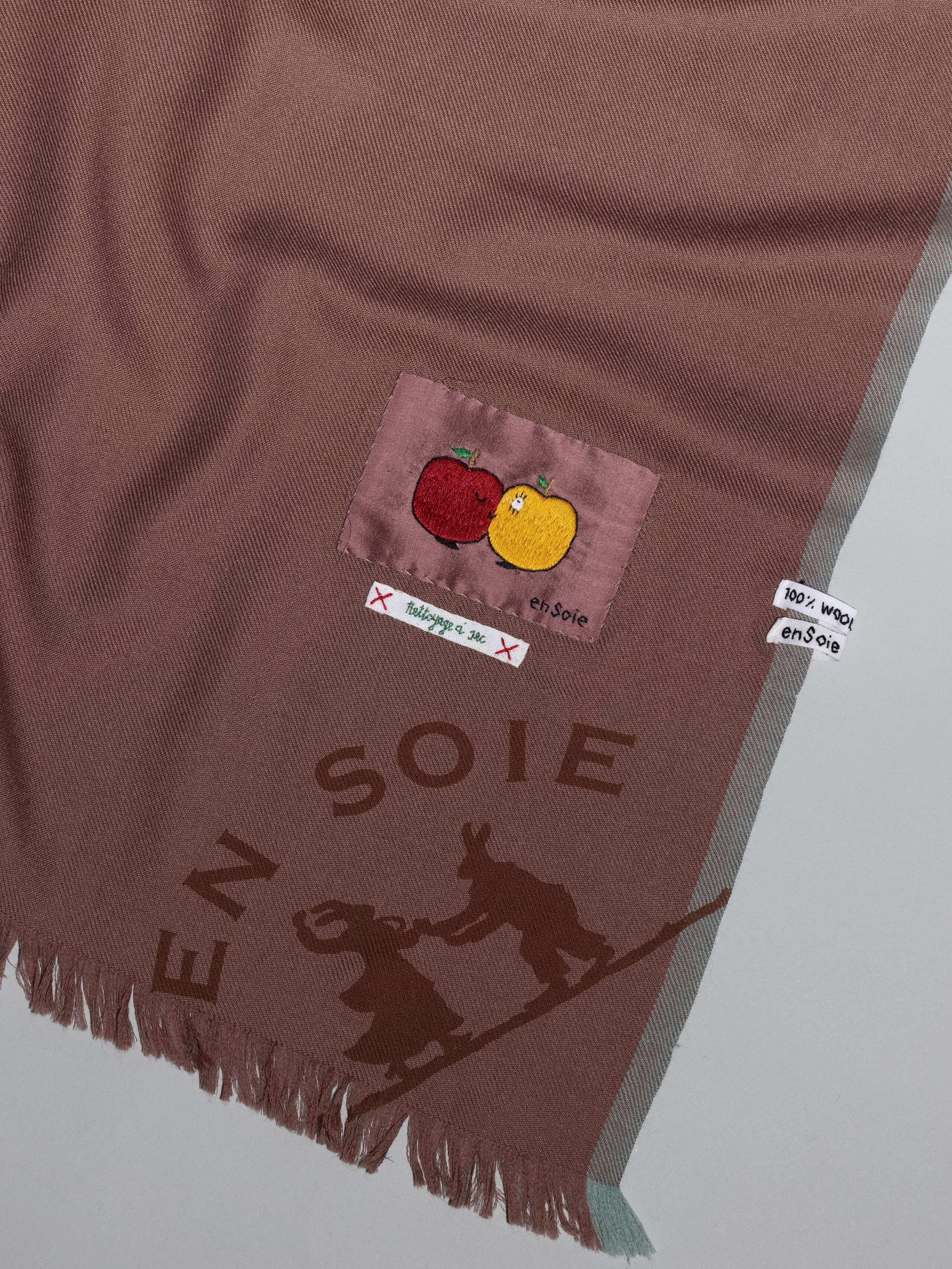 Uni stole, cherry wood, wool