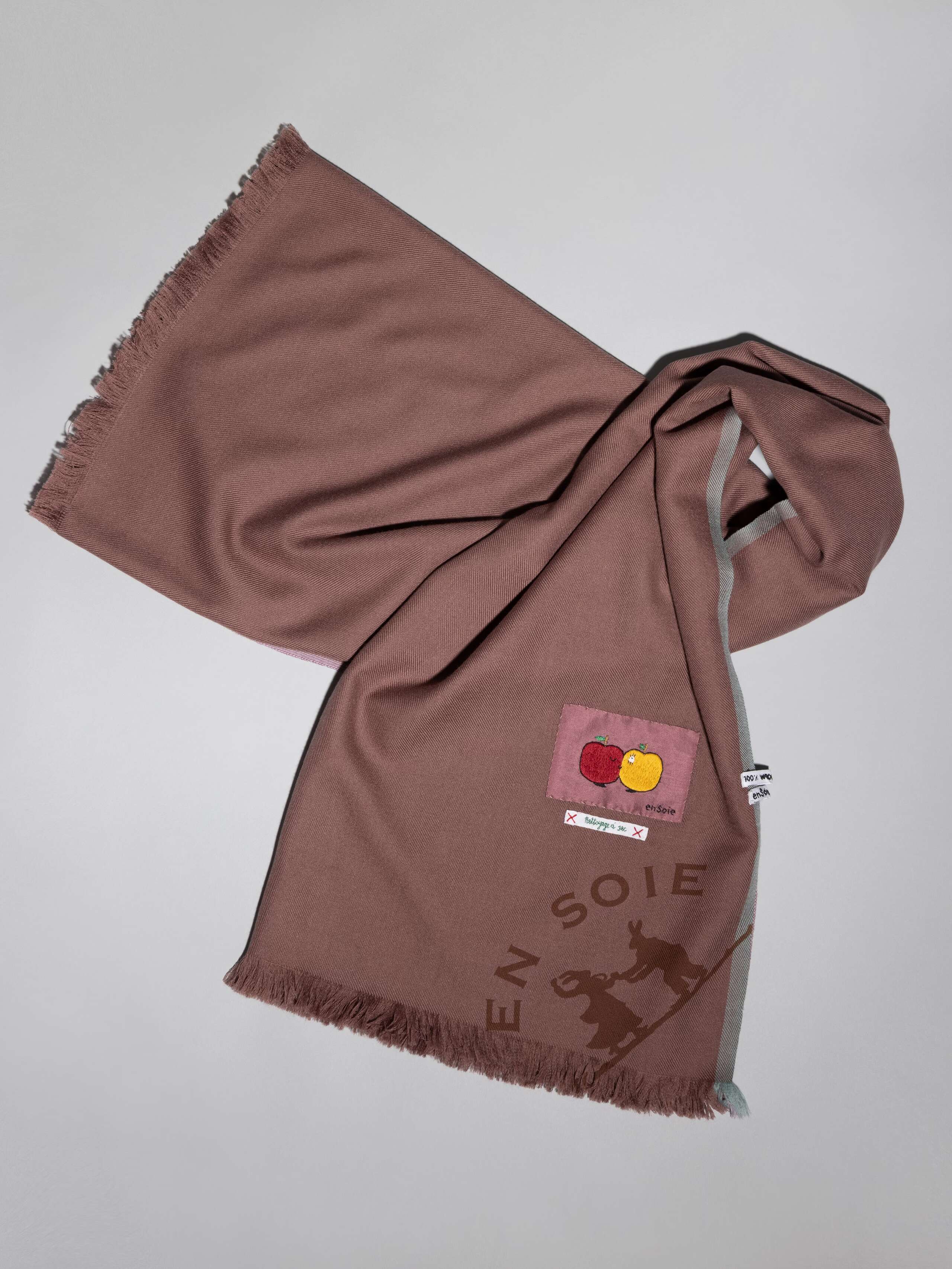 Uni stole, cherry wood, wool