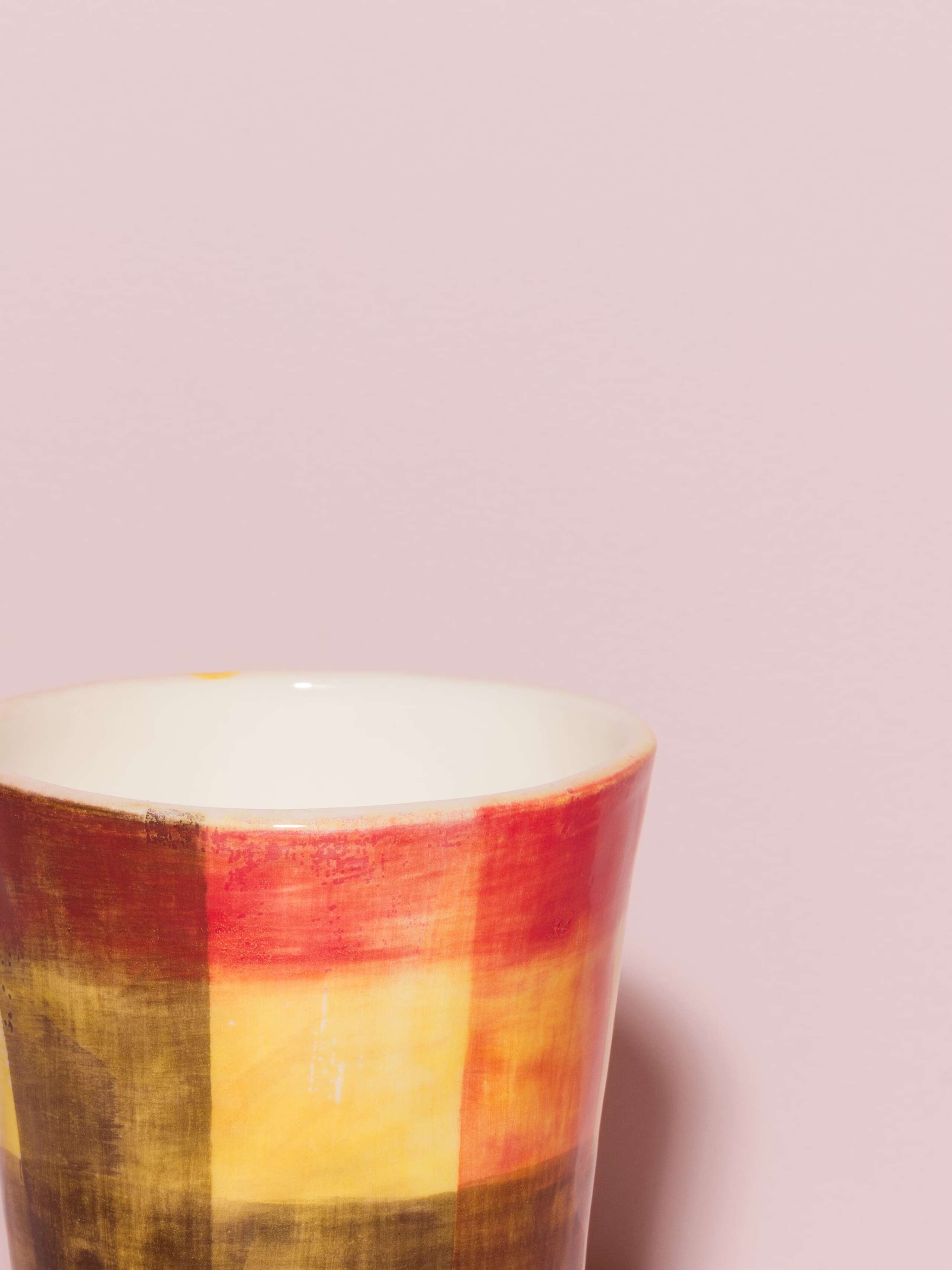 Picture of a detail of a colourful hand painted vase