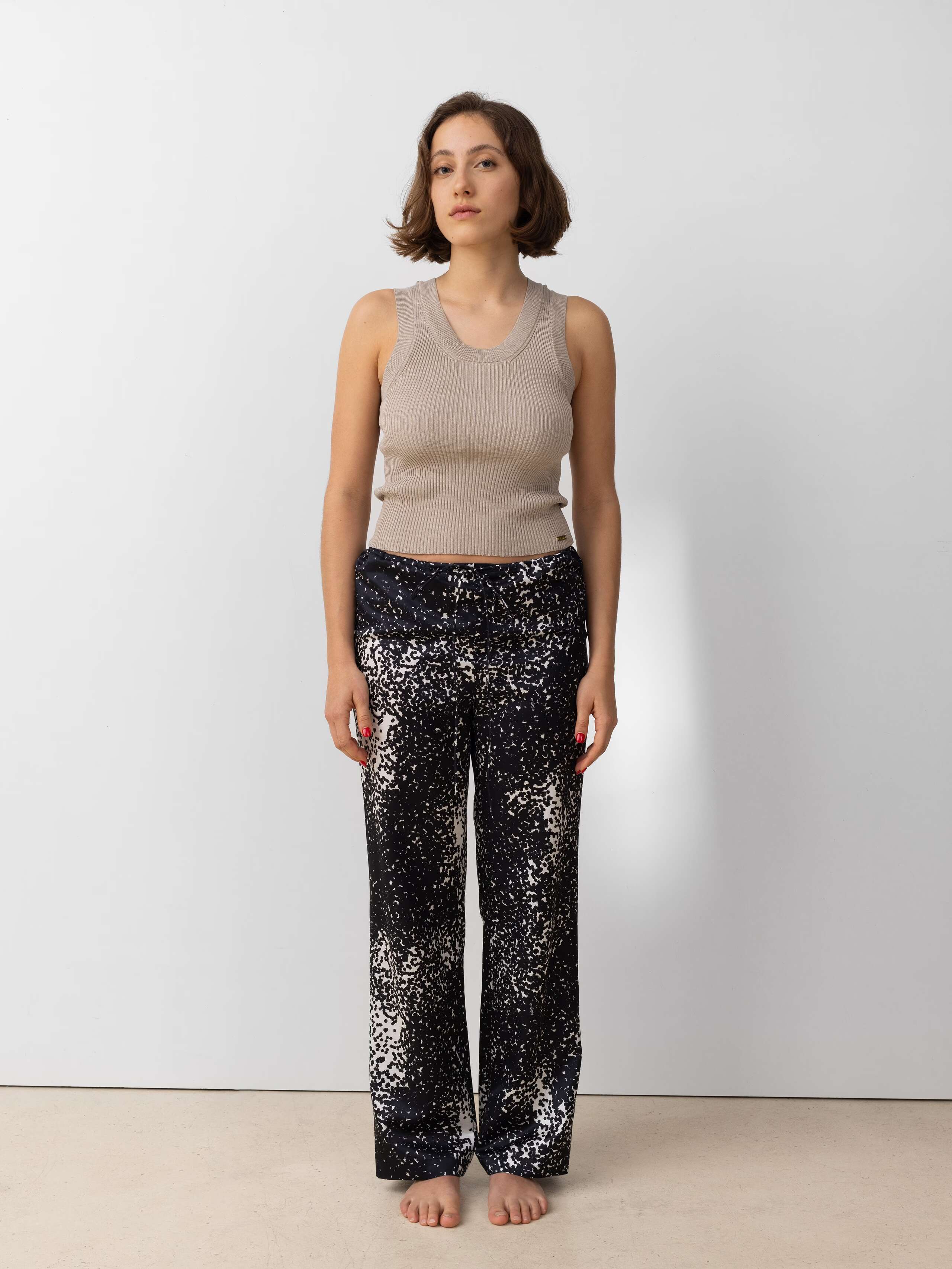 Black and white beehive Amanda trousers in cotton silk mix