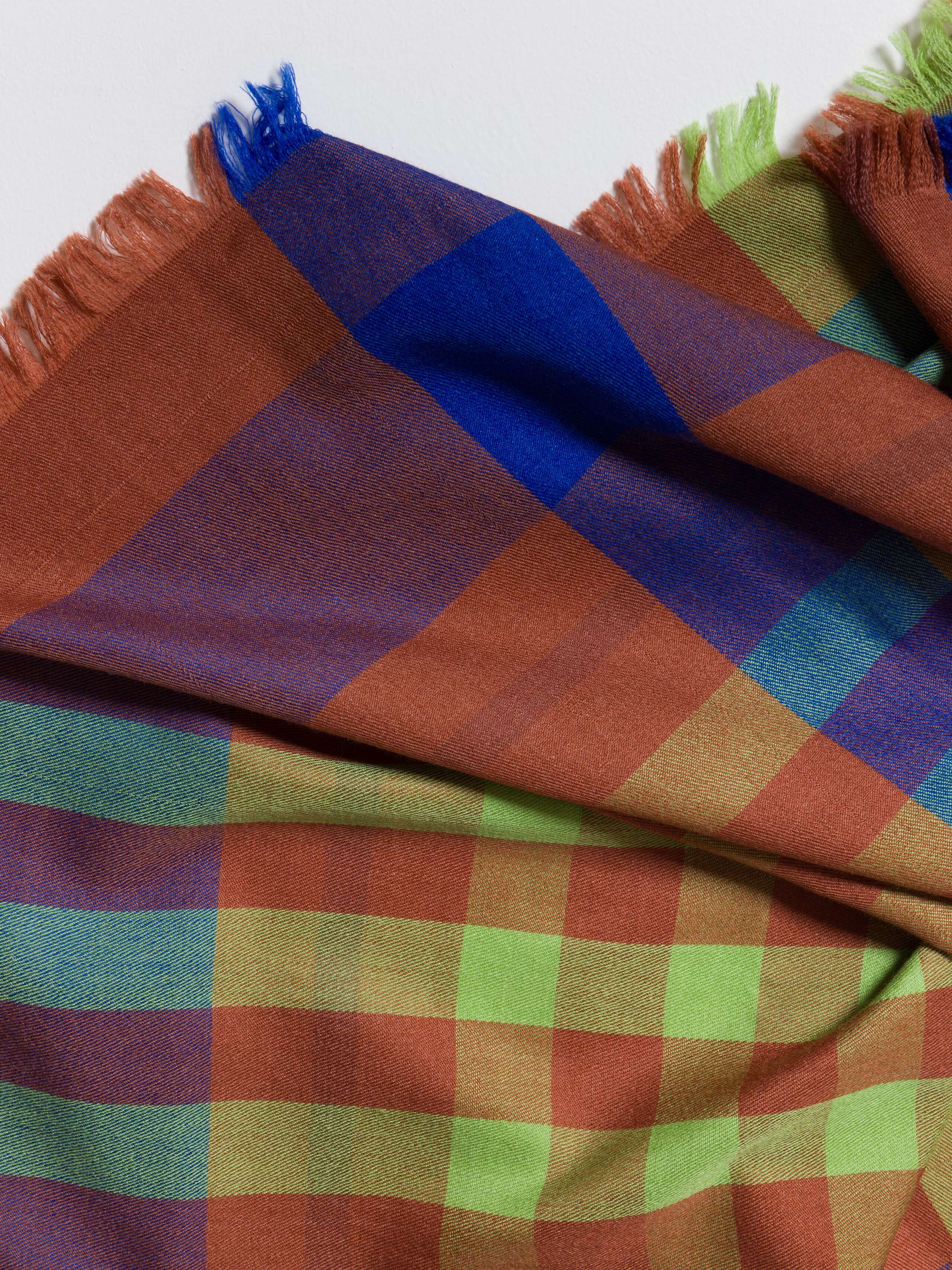 Sofa meeting wool scarf check woven