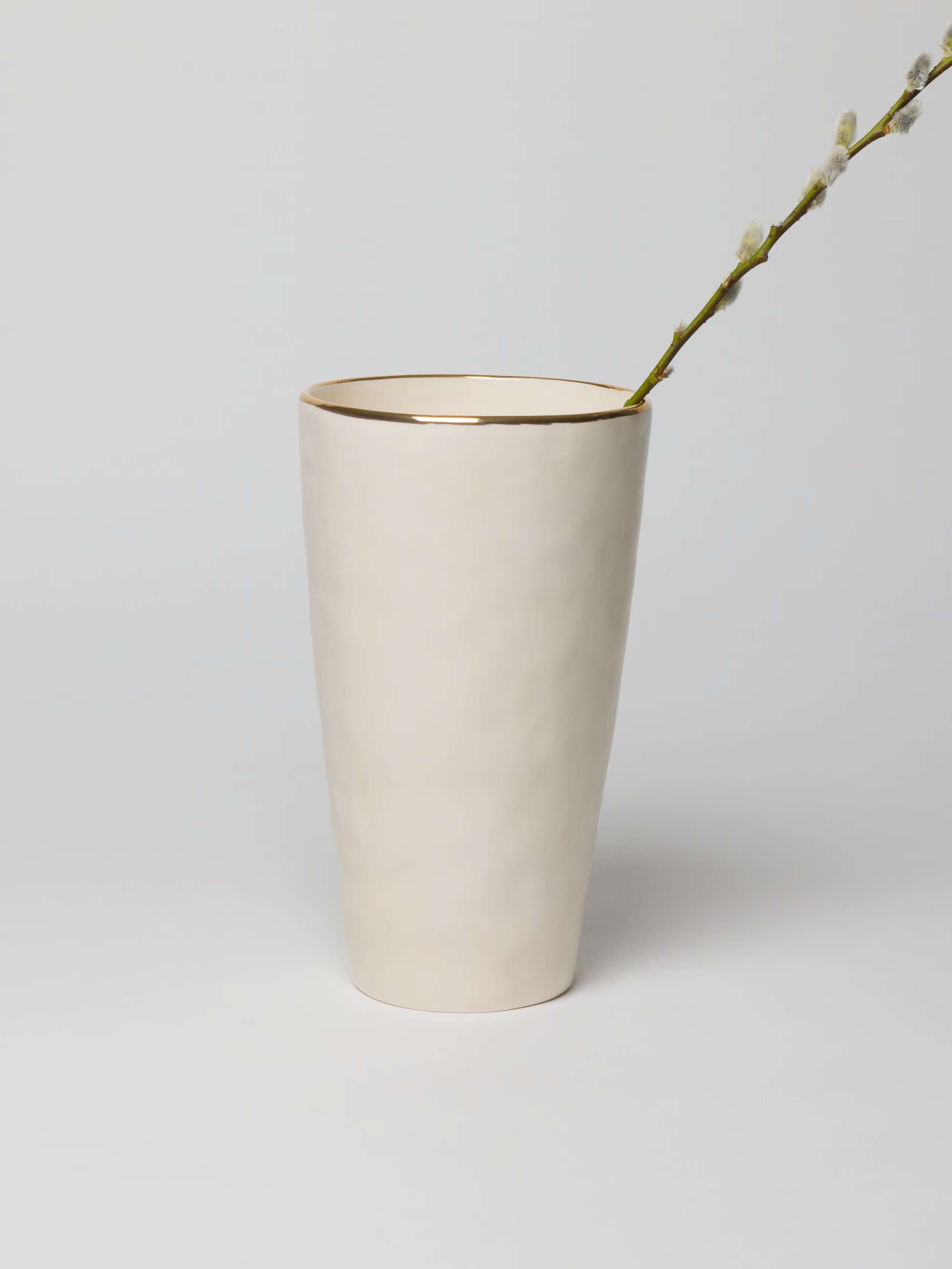 Slim Vase in unicolour white with gold rim handmade