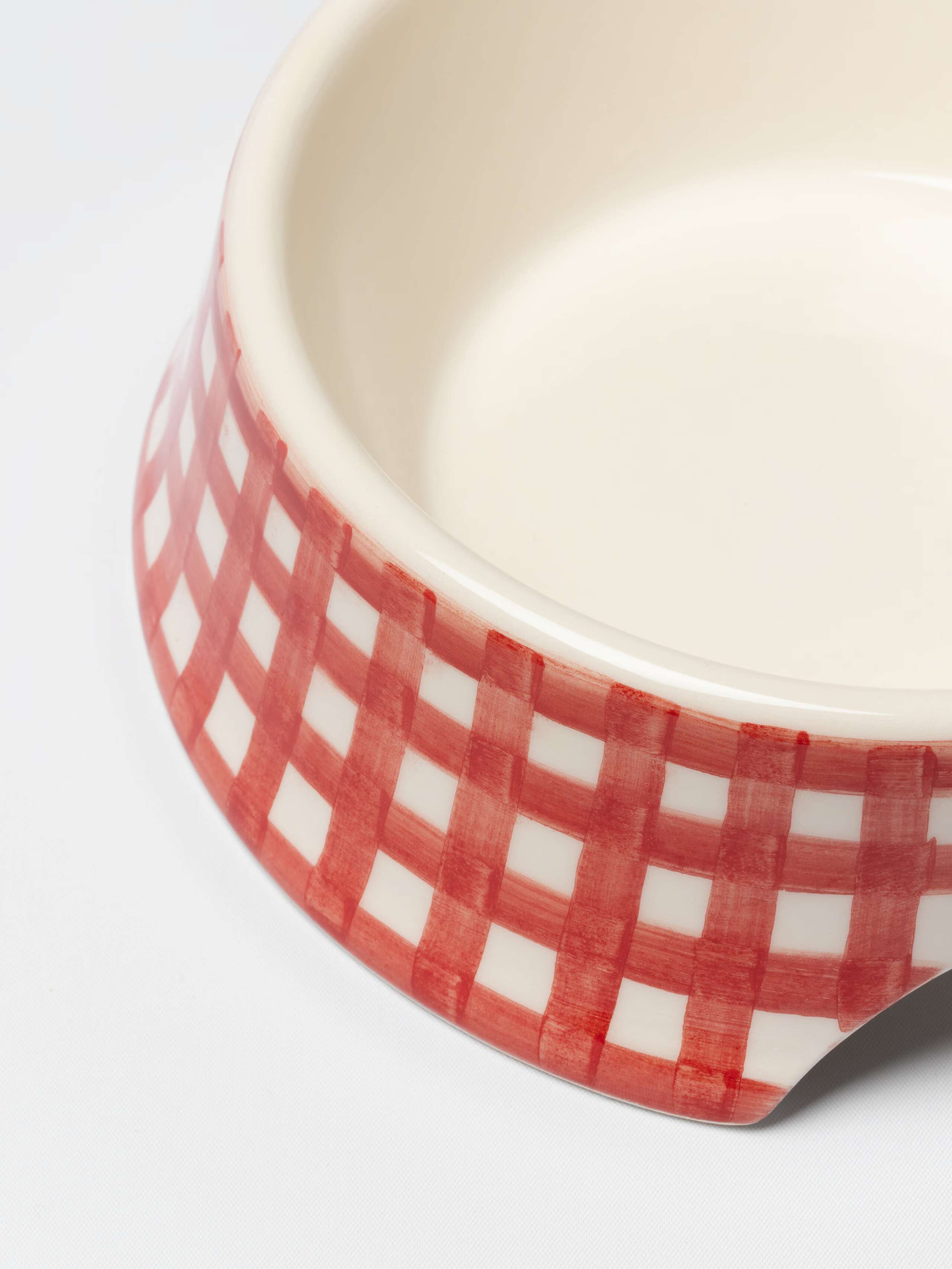 Lucy animal bowl in vichy enSoie red, close up