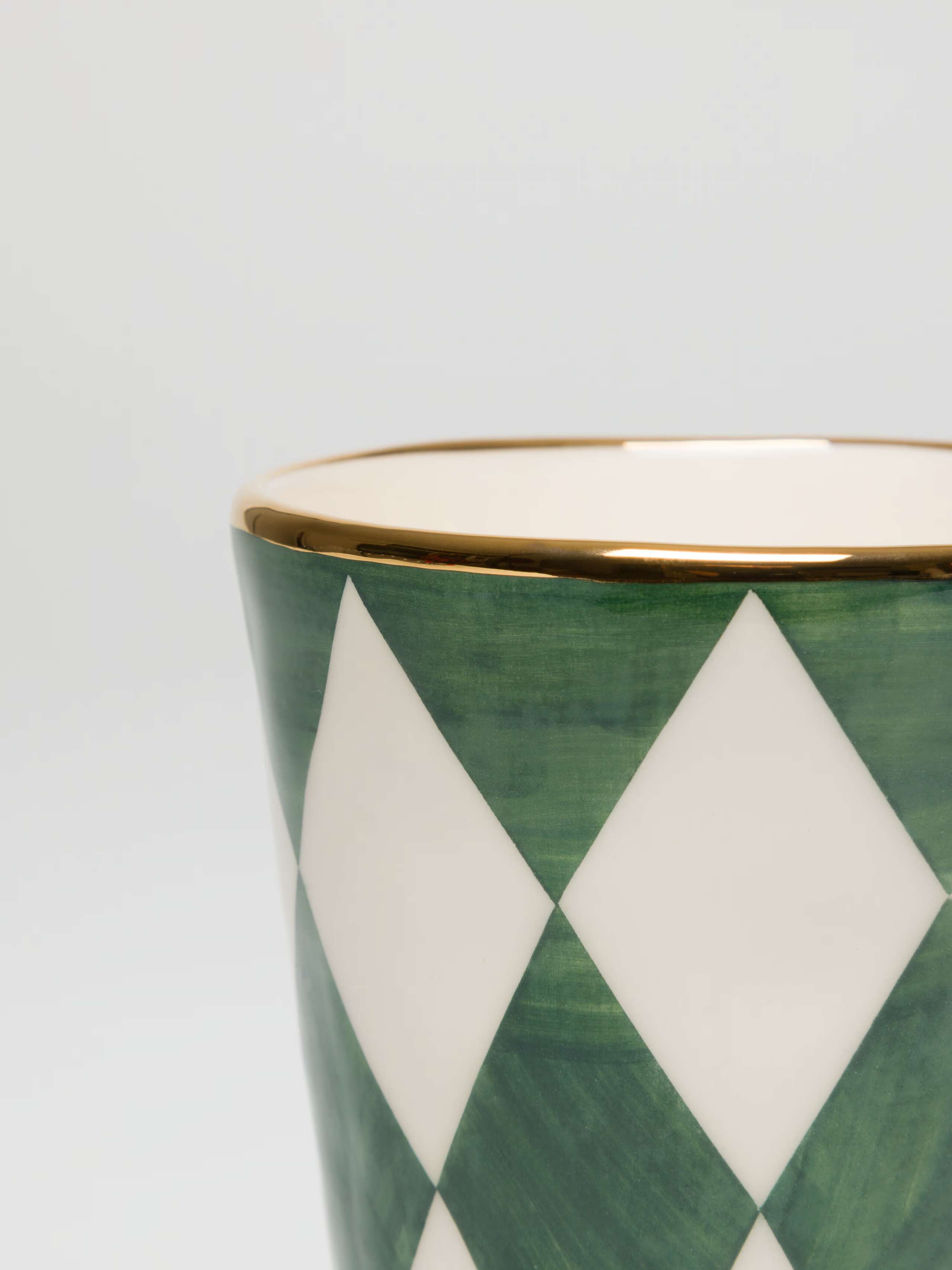 Close up of 10 Karat Gold rim on cup