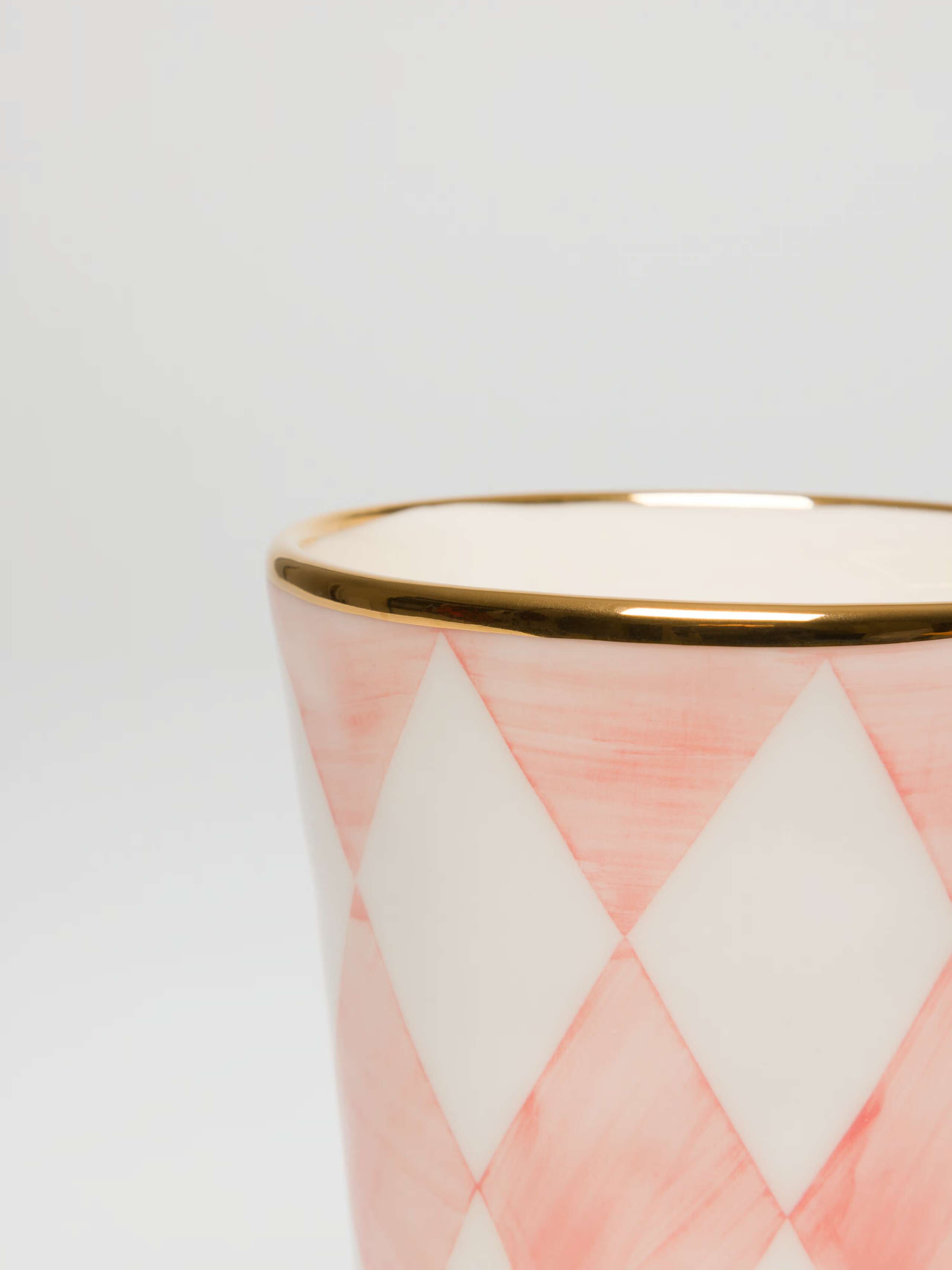 Close up of 10 Karat Gold rim on cup