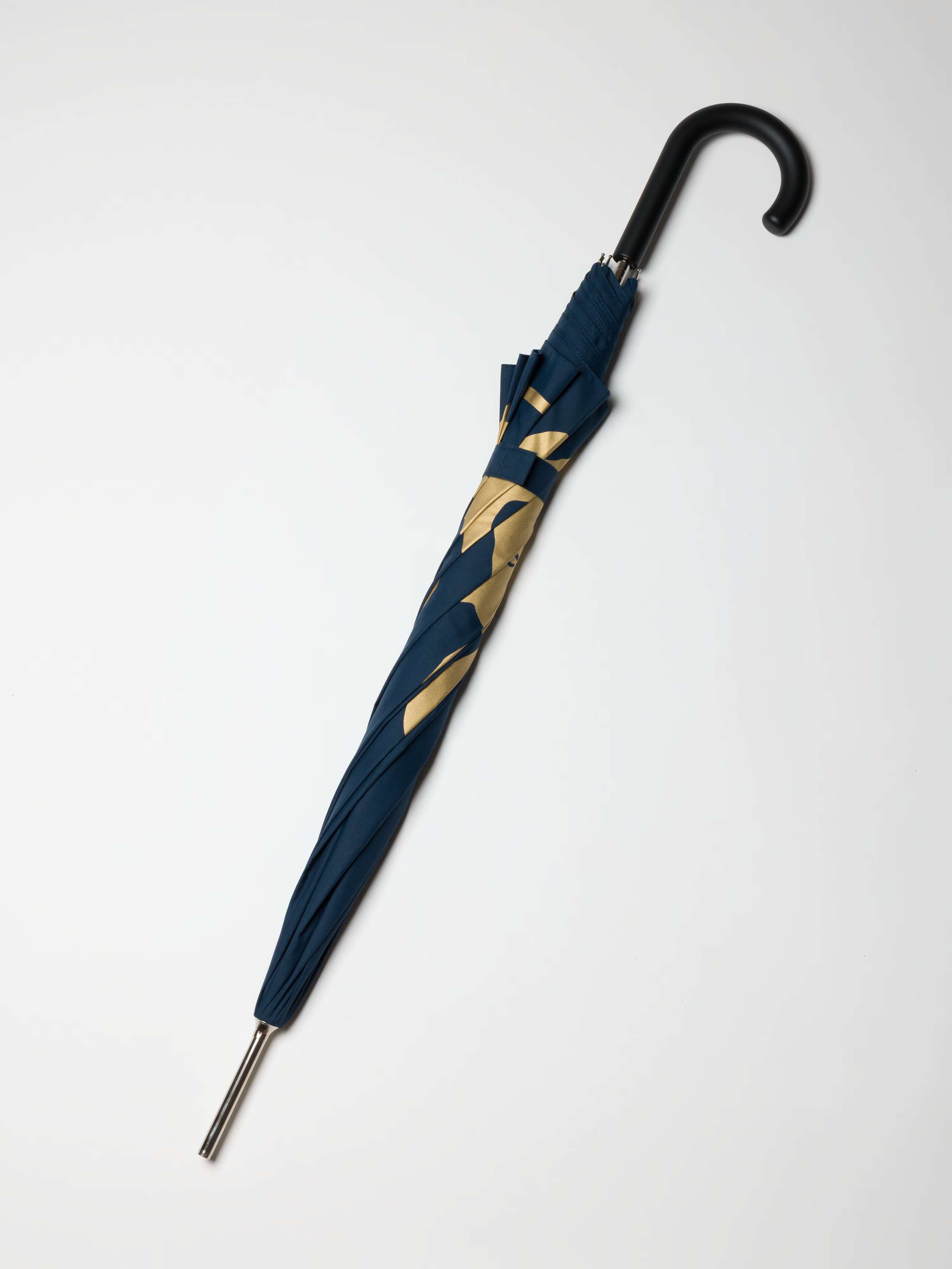 Picture of a black umbrella