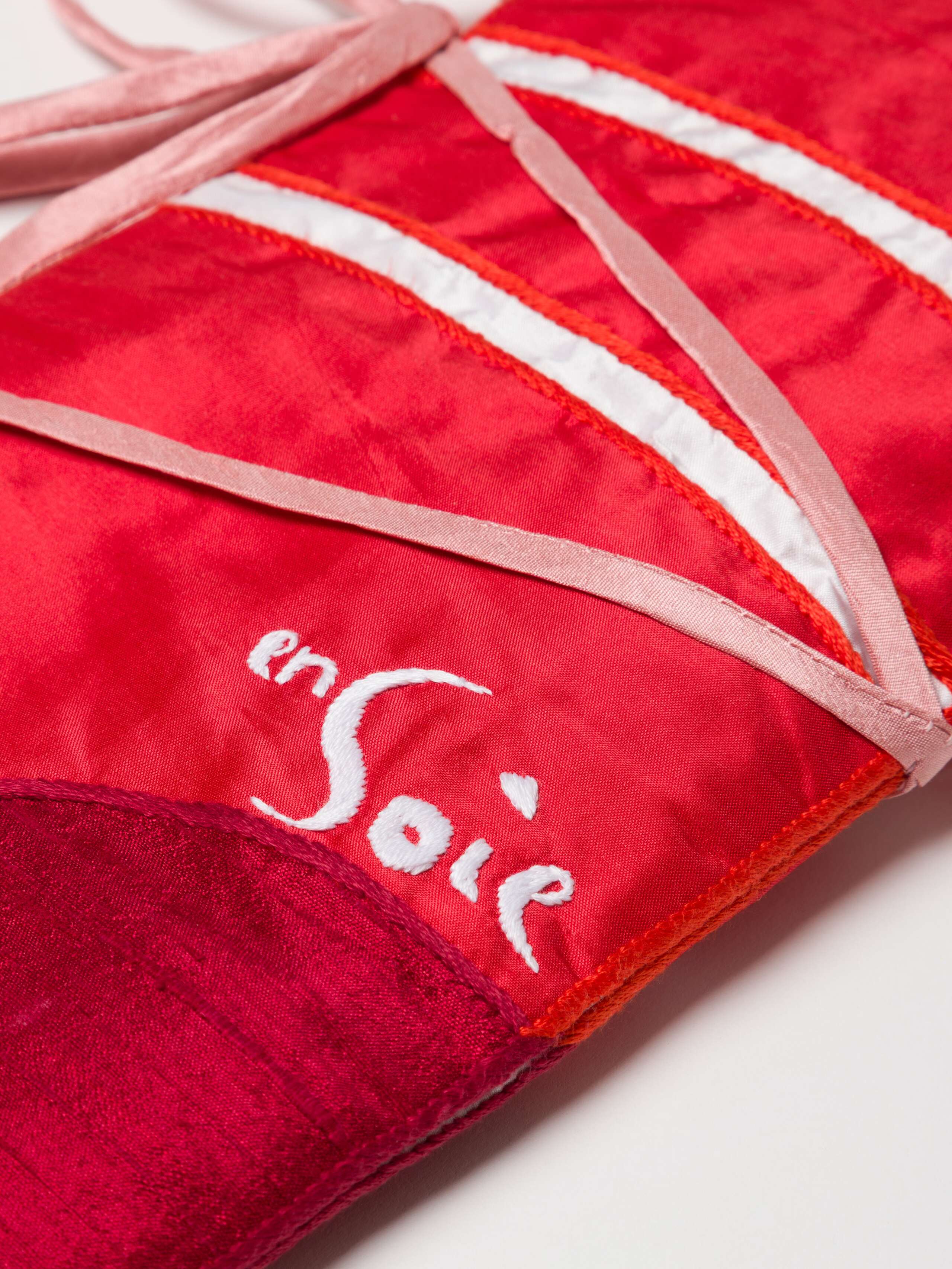 Moonboot Stocking in red with fleur rose details