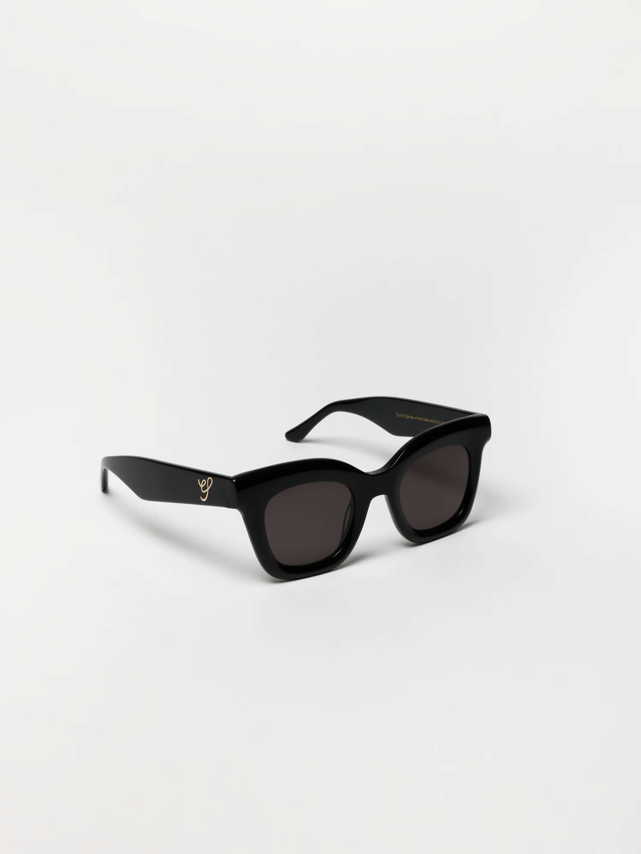 Angled Shot of Toni Sunglasses in Black 