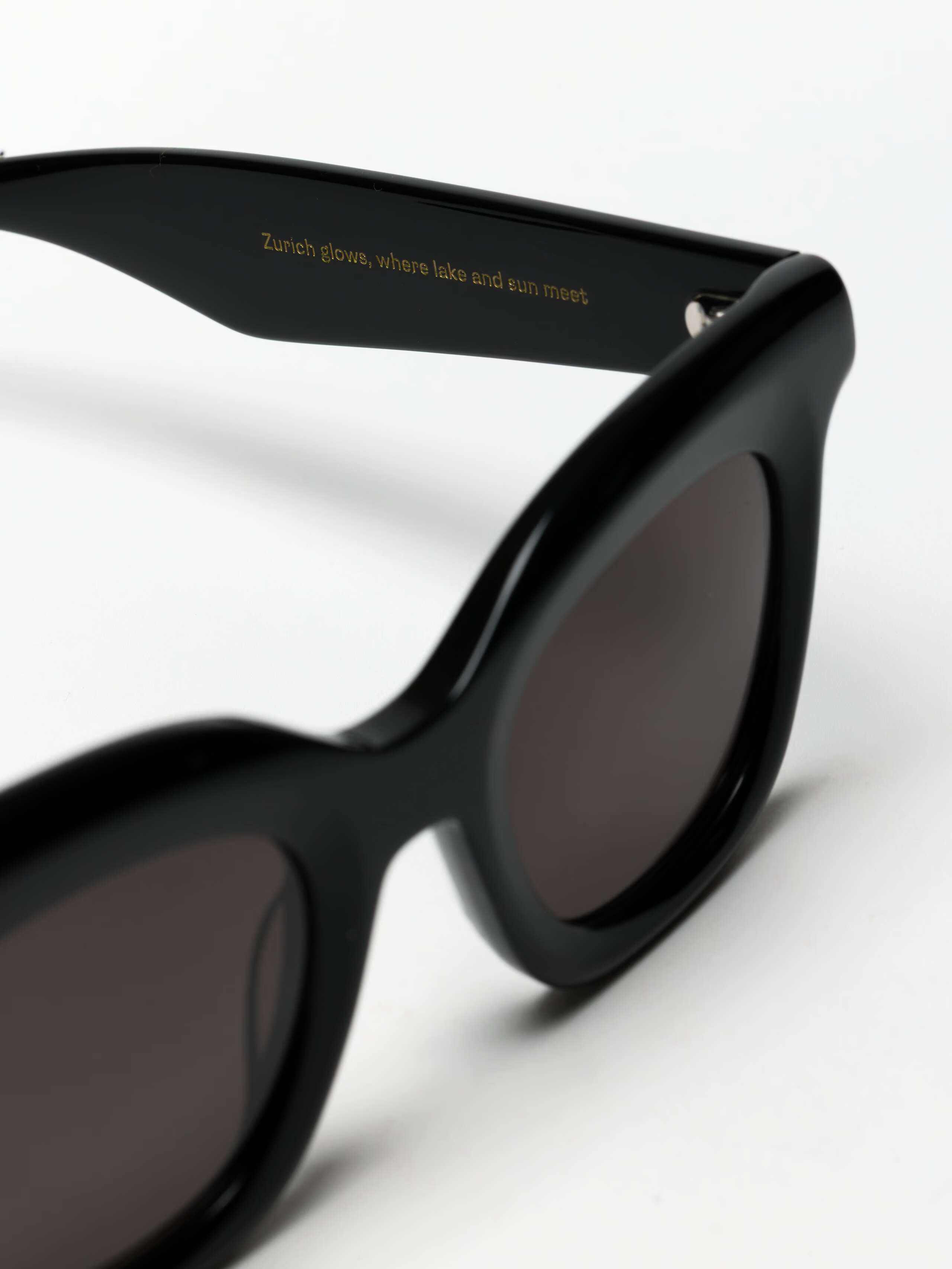 Detail shot of lenses of Toni Sunglasses in Black 