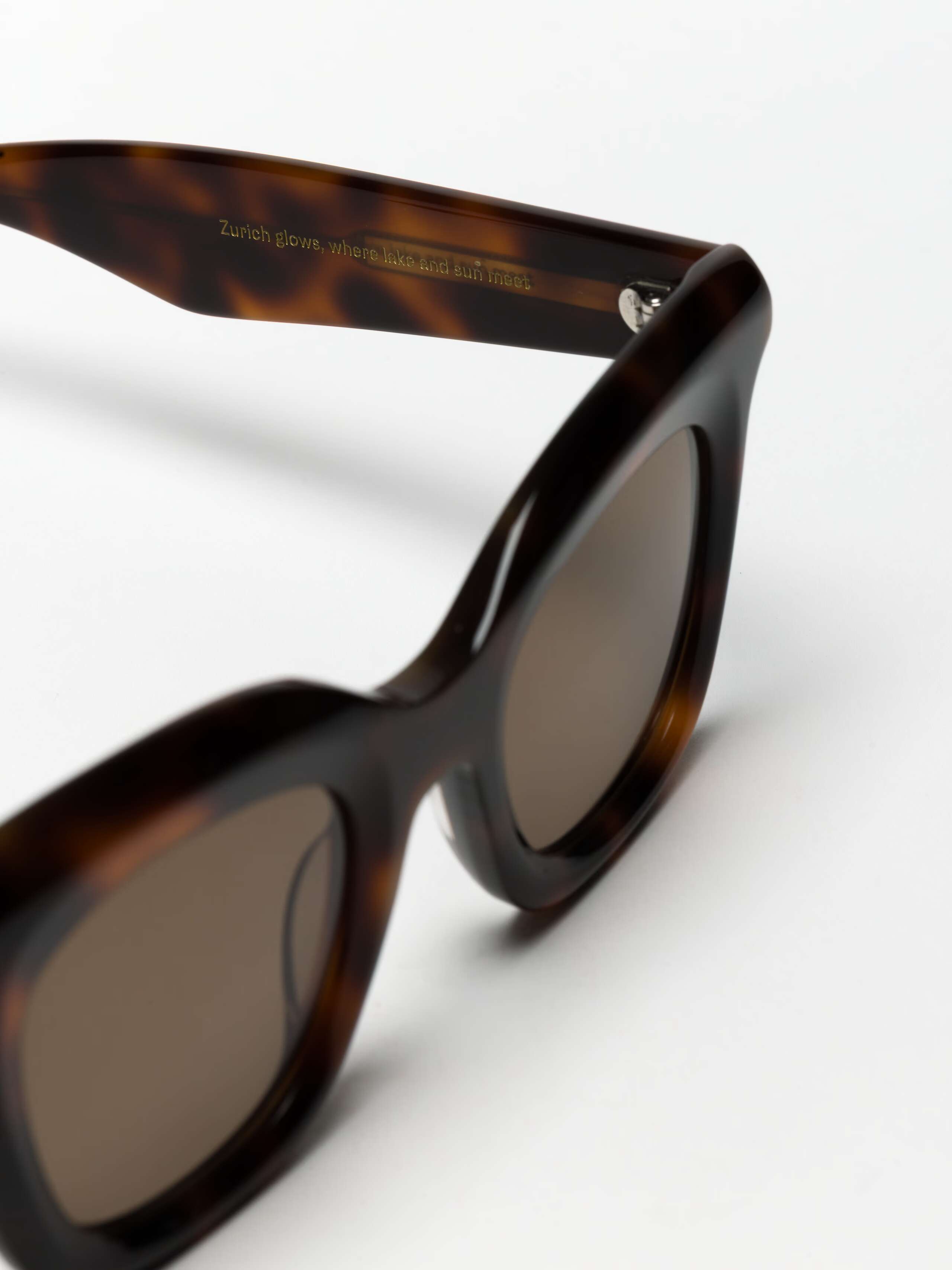 Detail shot of lenses of Toni Sunglasses in Tortoise 
