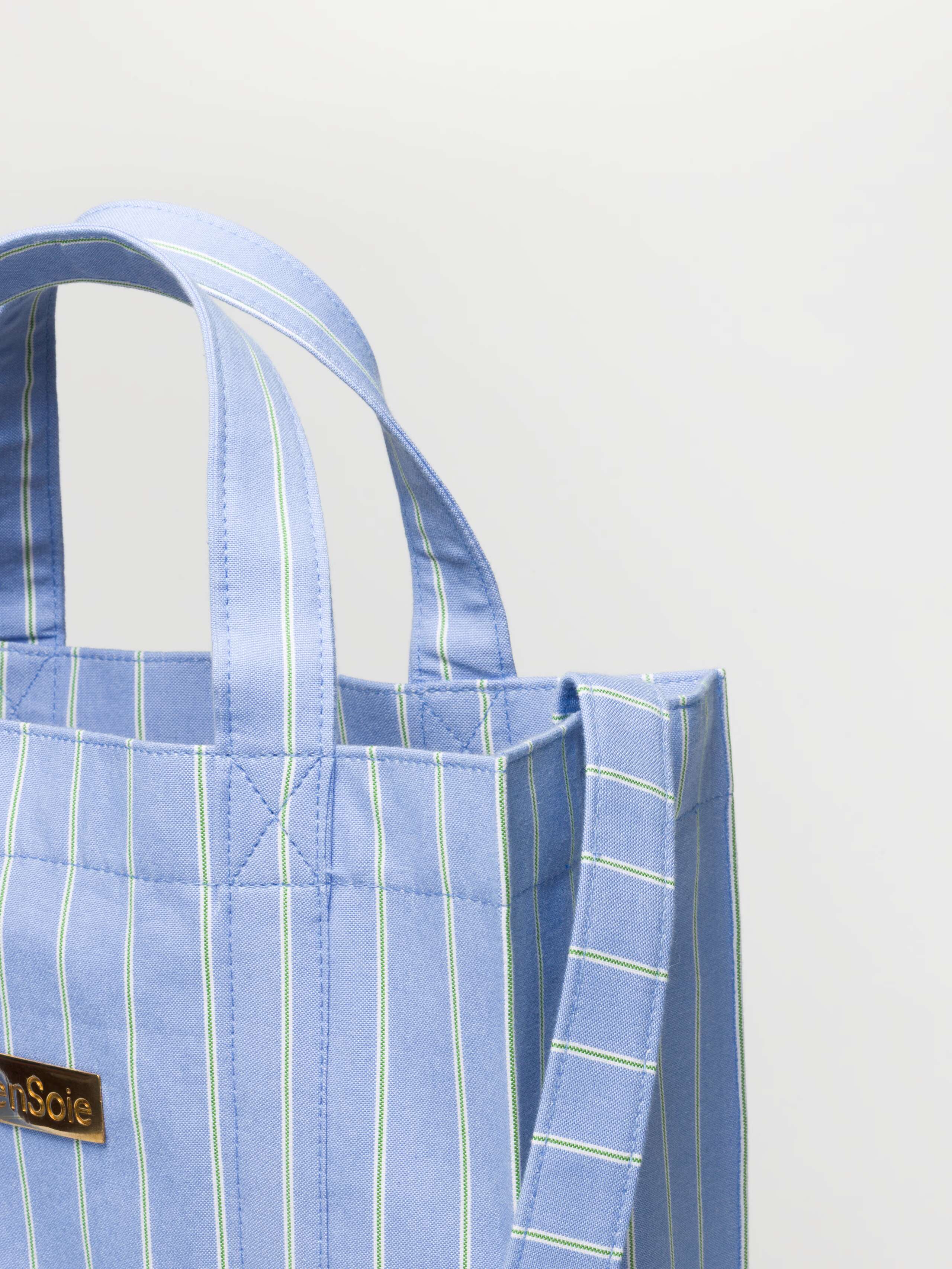 Detail shot of cotton Cabas in Oxford Stripes 