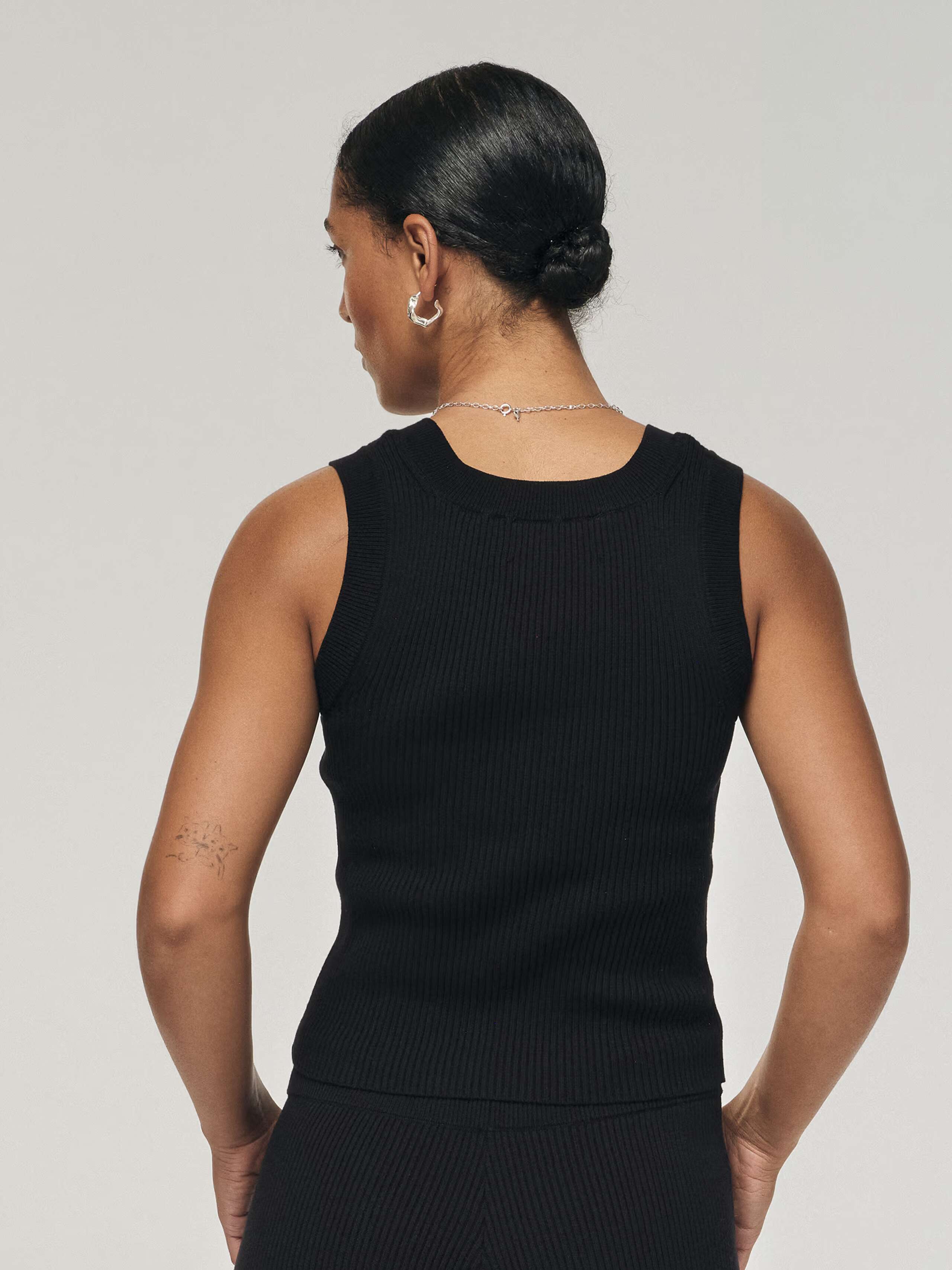 Geri Top in black