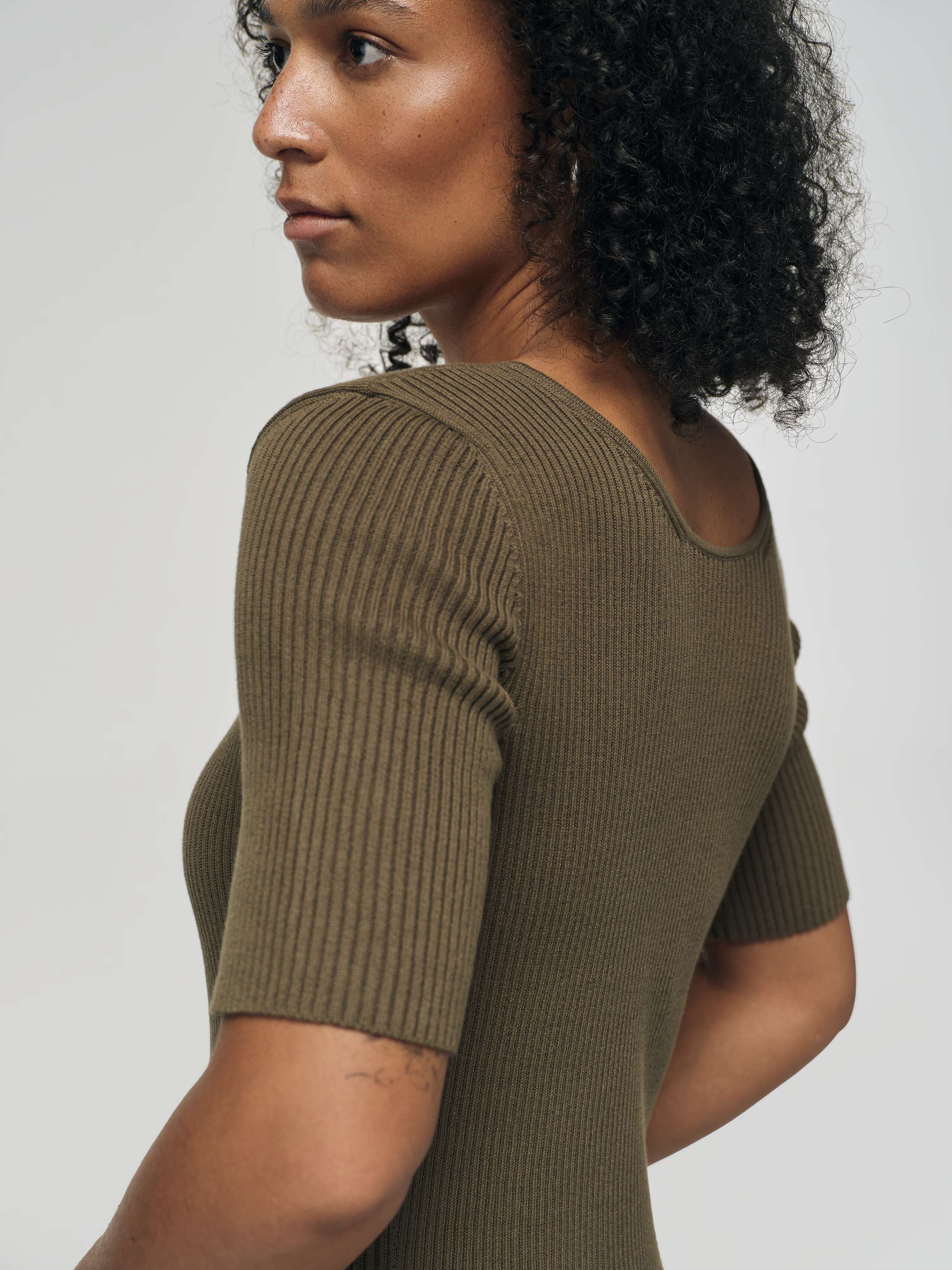 Vicky knit dress in khaki