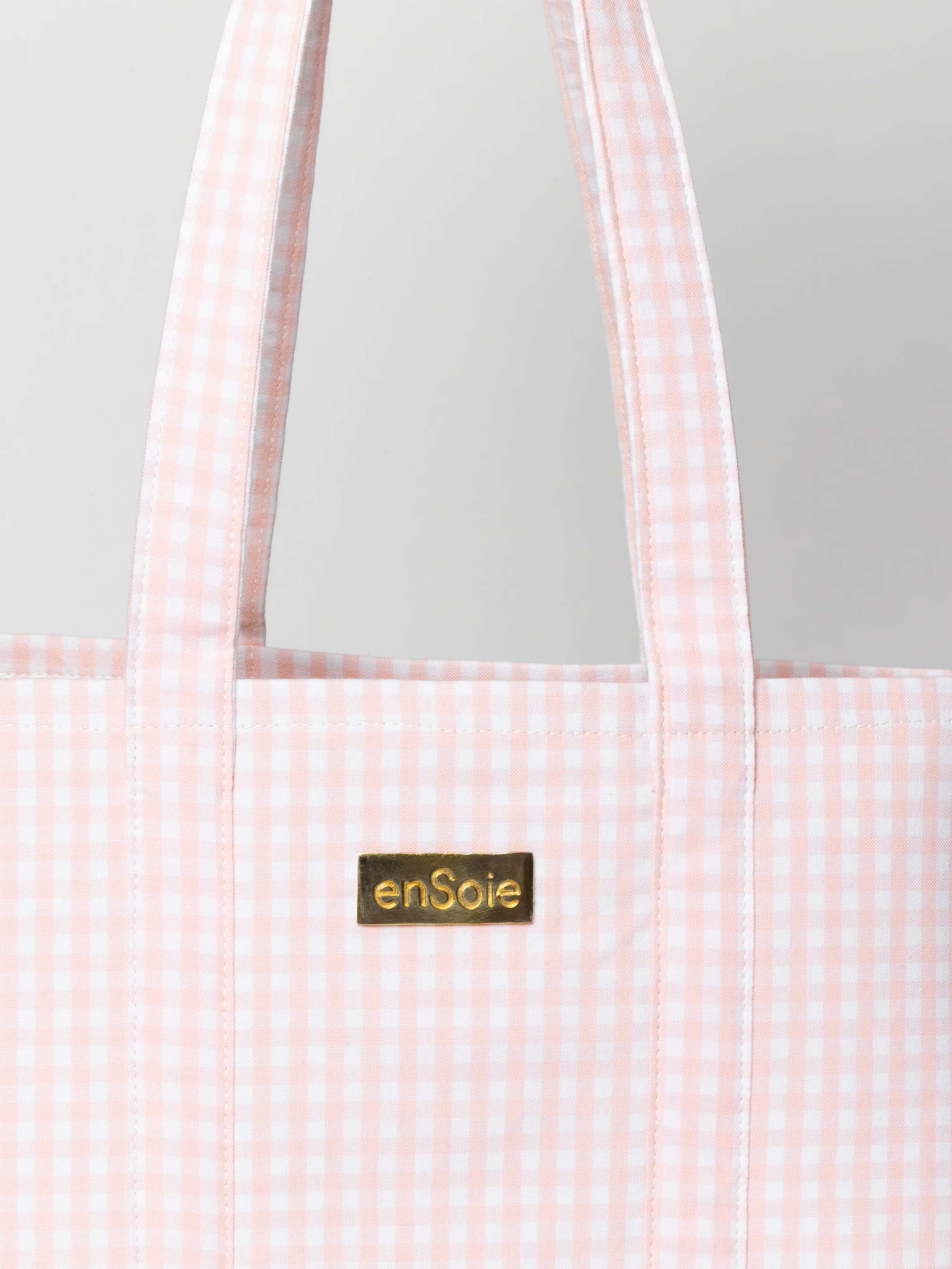 Detail Shot of Academia Bag messing in Candy Pink