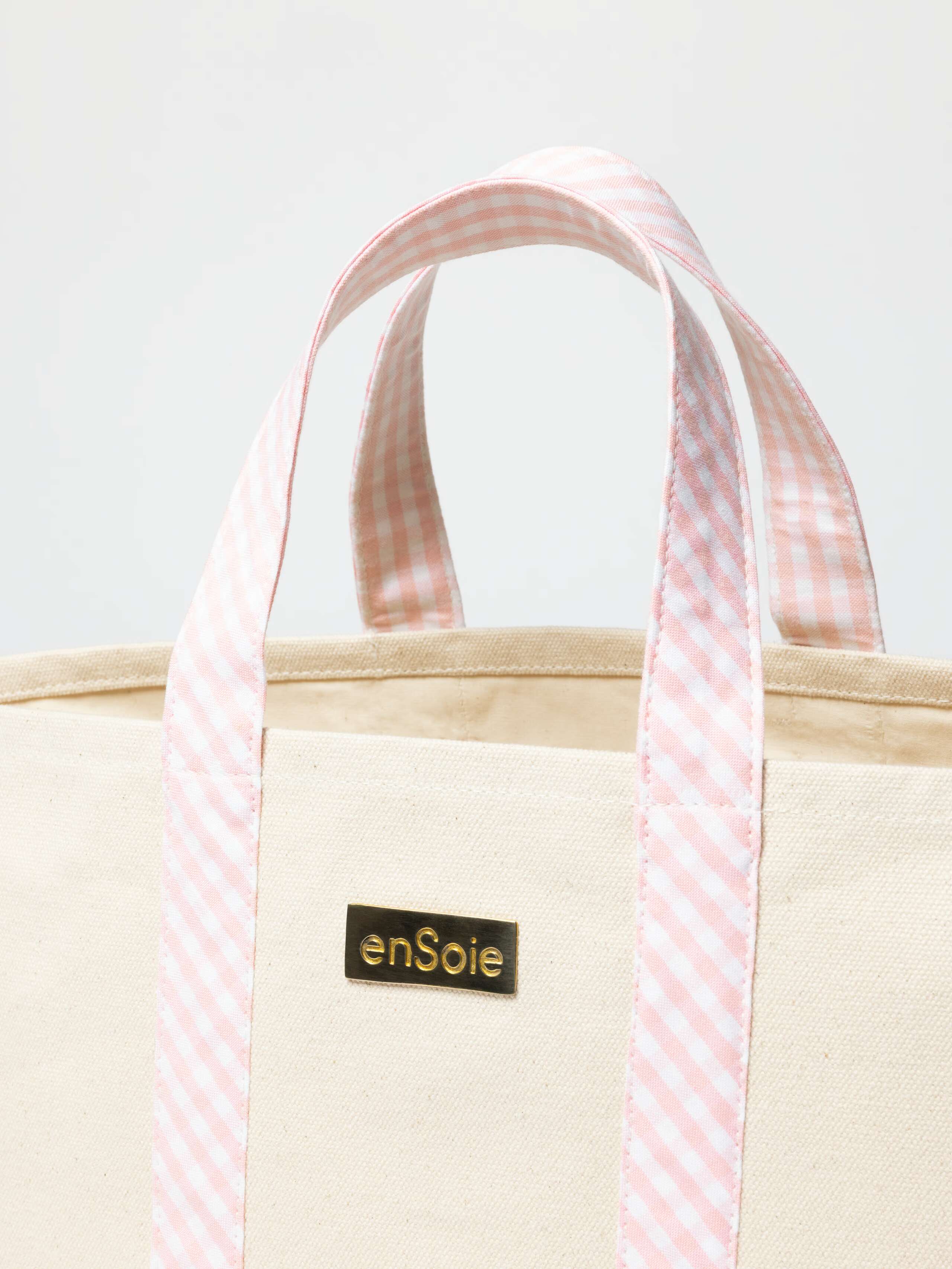 Detail Shot of Upstate Bag Candy Pink