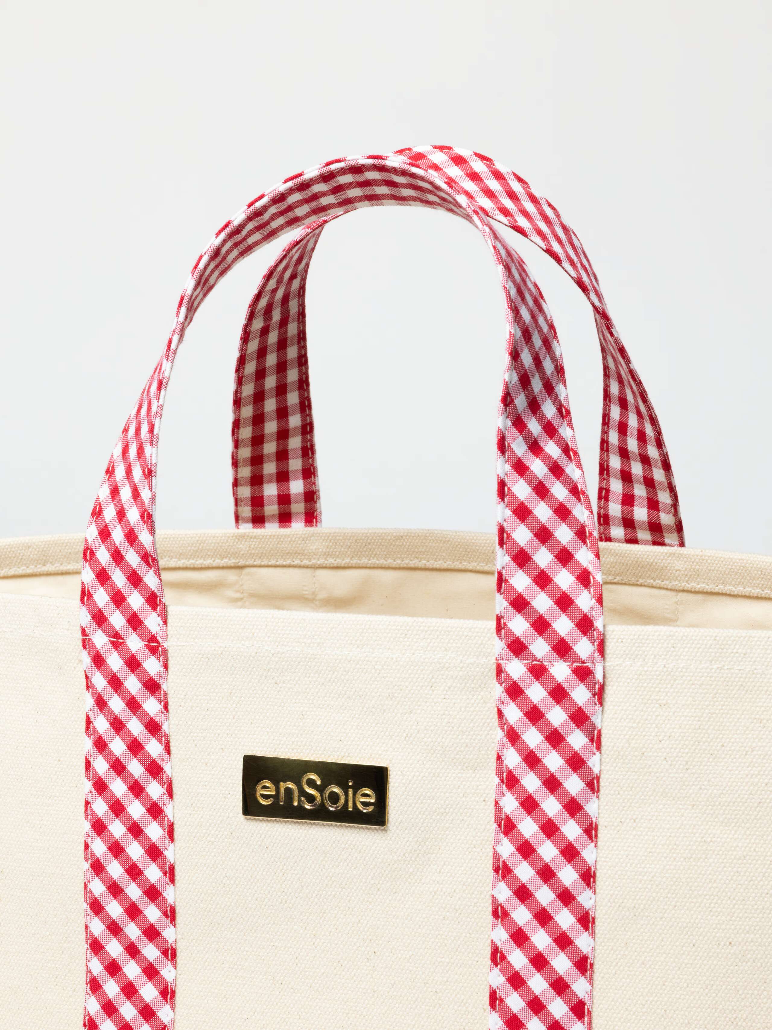 Product Shot of Upstate Bag enSoie Red 