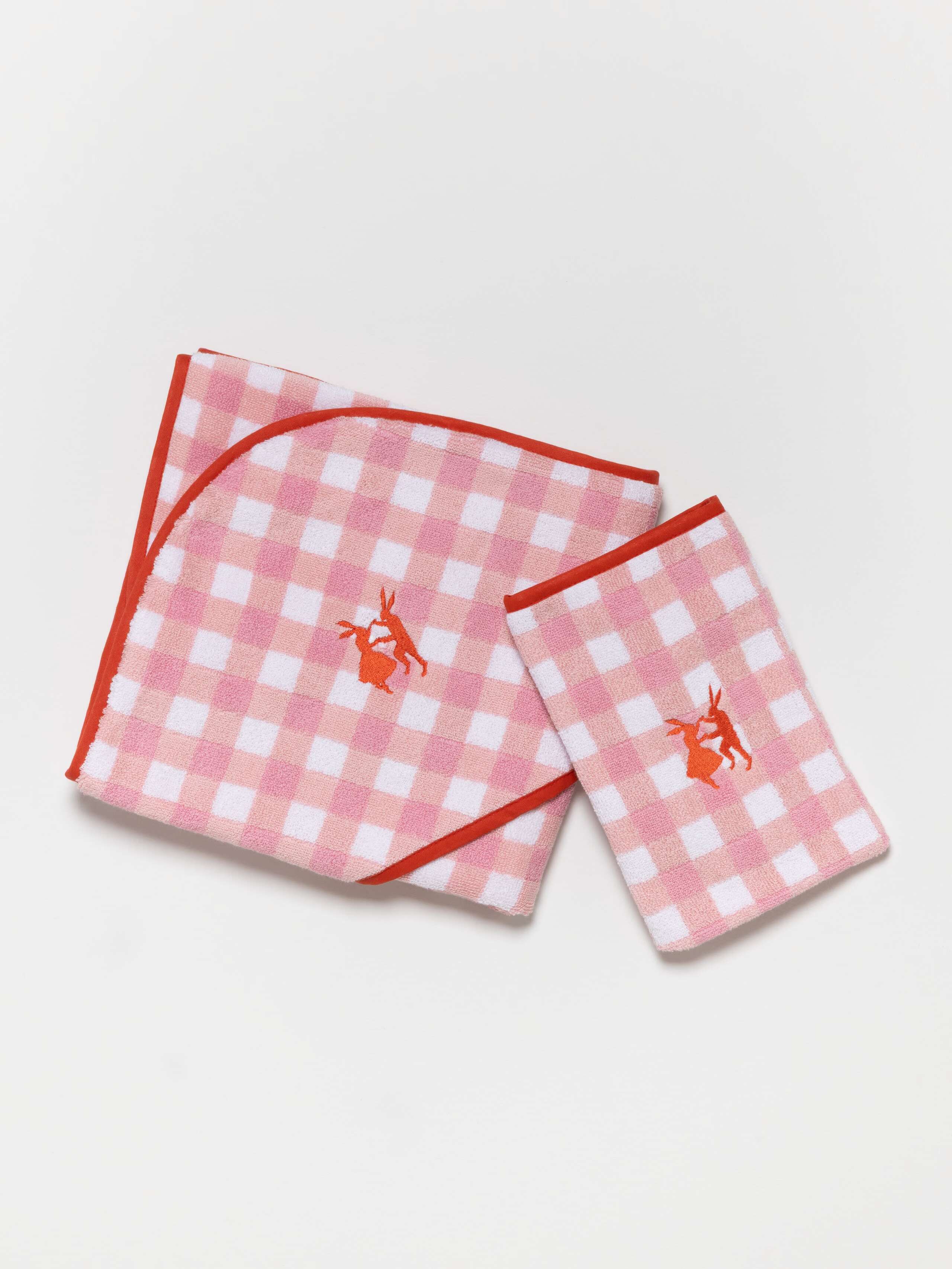 Product Shot of Baby Bathing Set in Candy Pink 