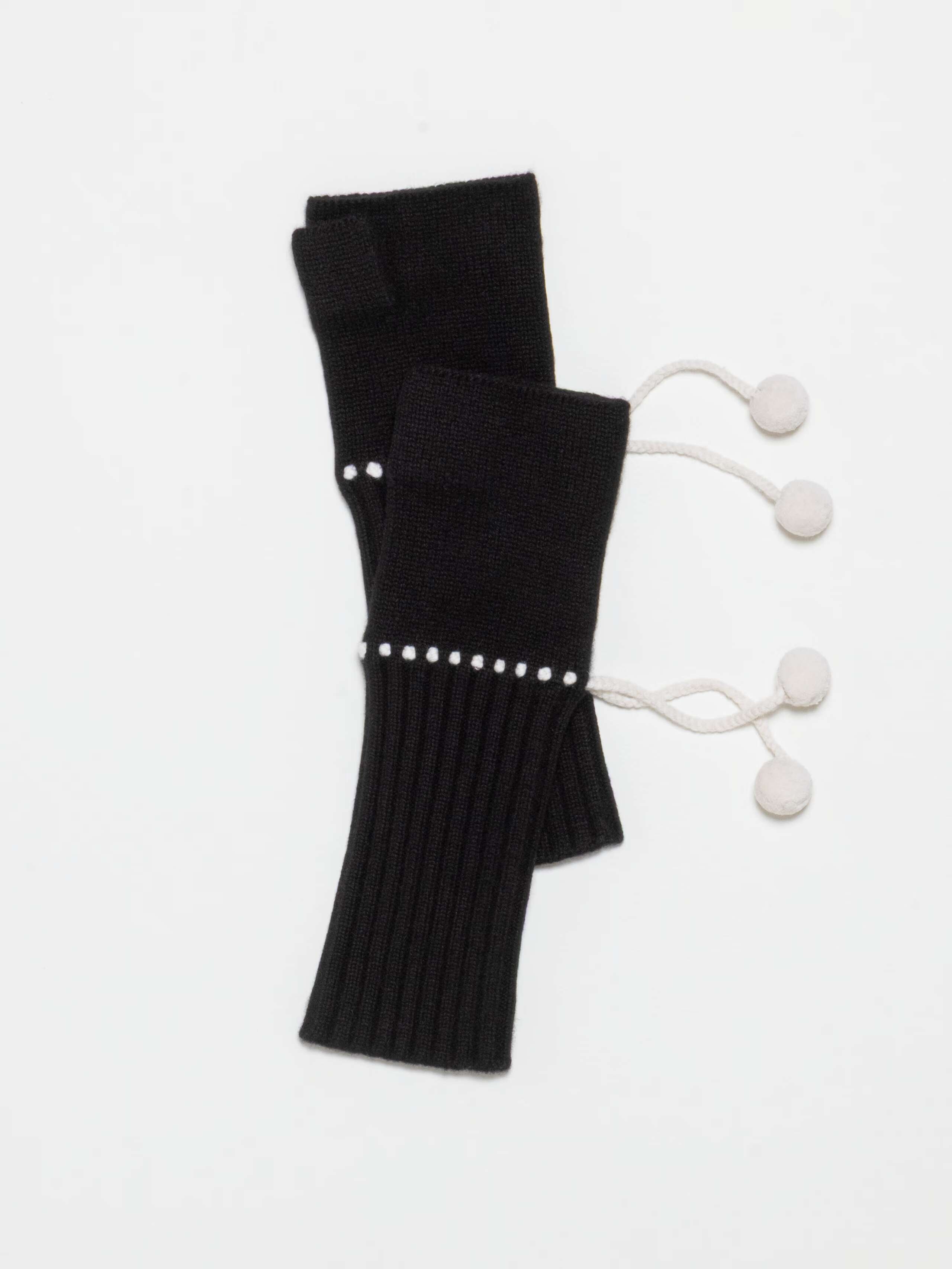 Product Shot of Frida Mittens Pompons in Black