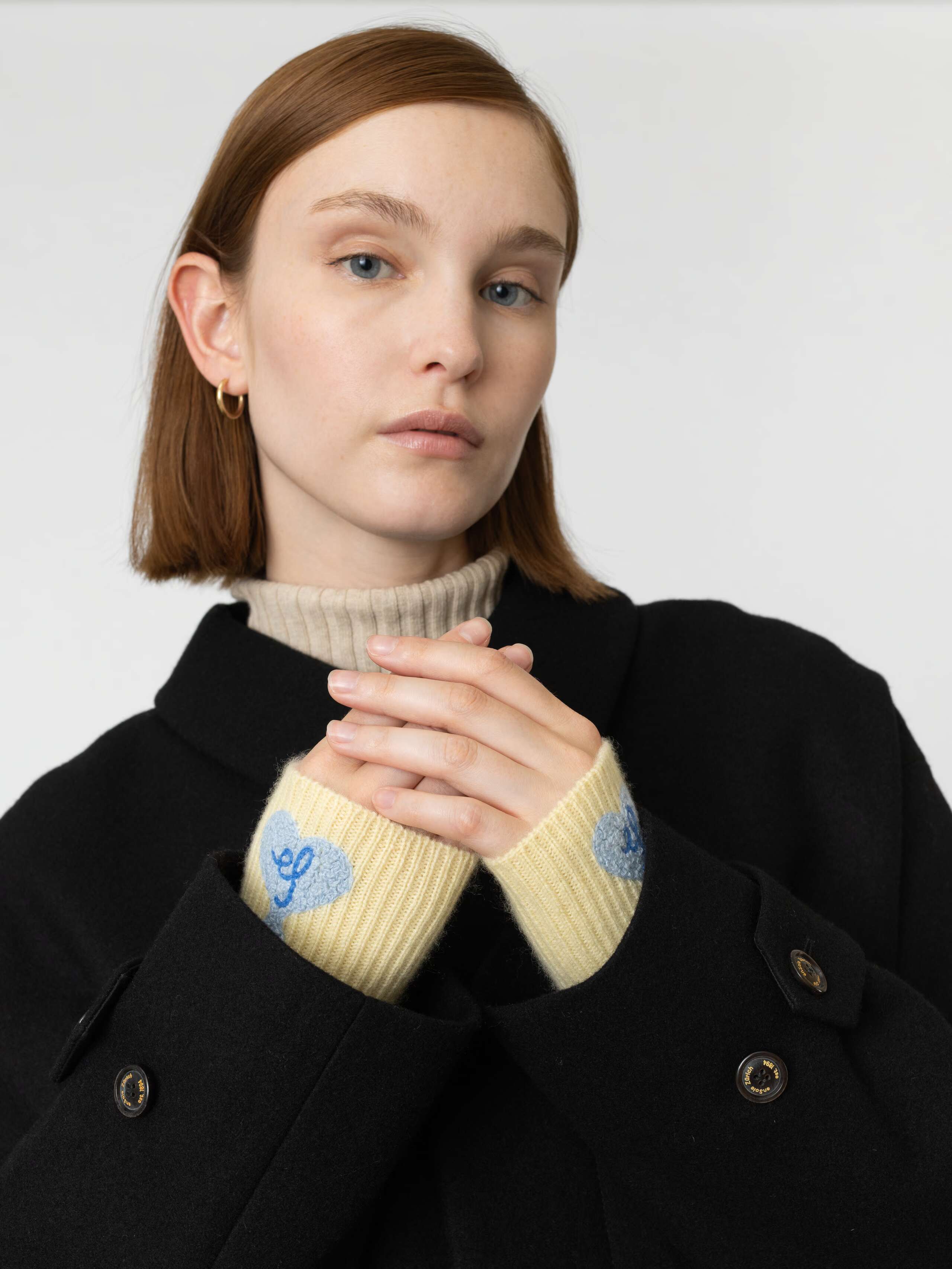 Coco wrist warmers in light yellow