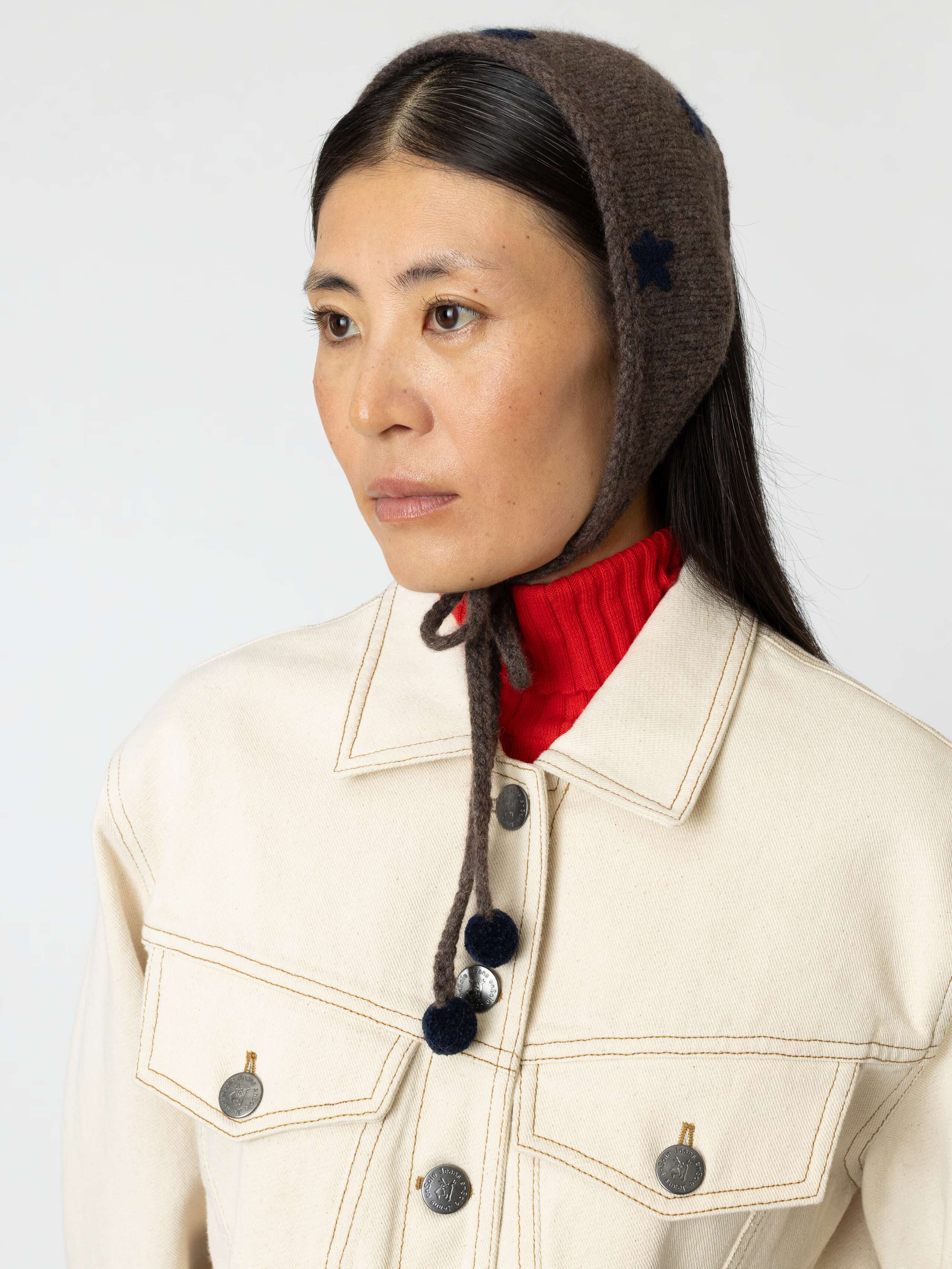 Michele Bonnet with flower embroidery in dark grey/brown