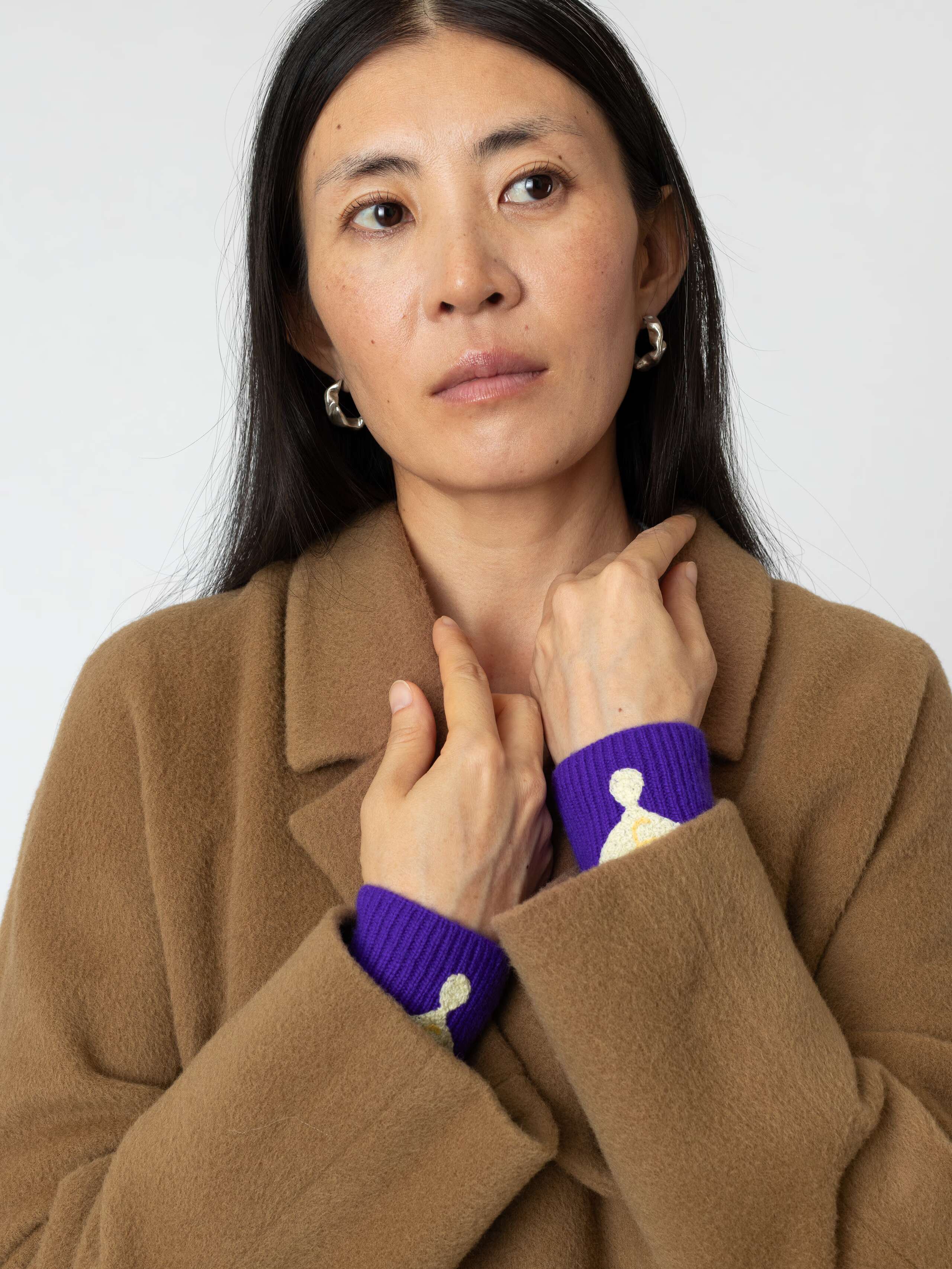 Coco wrist warmers in purple