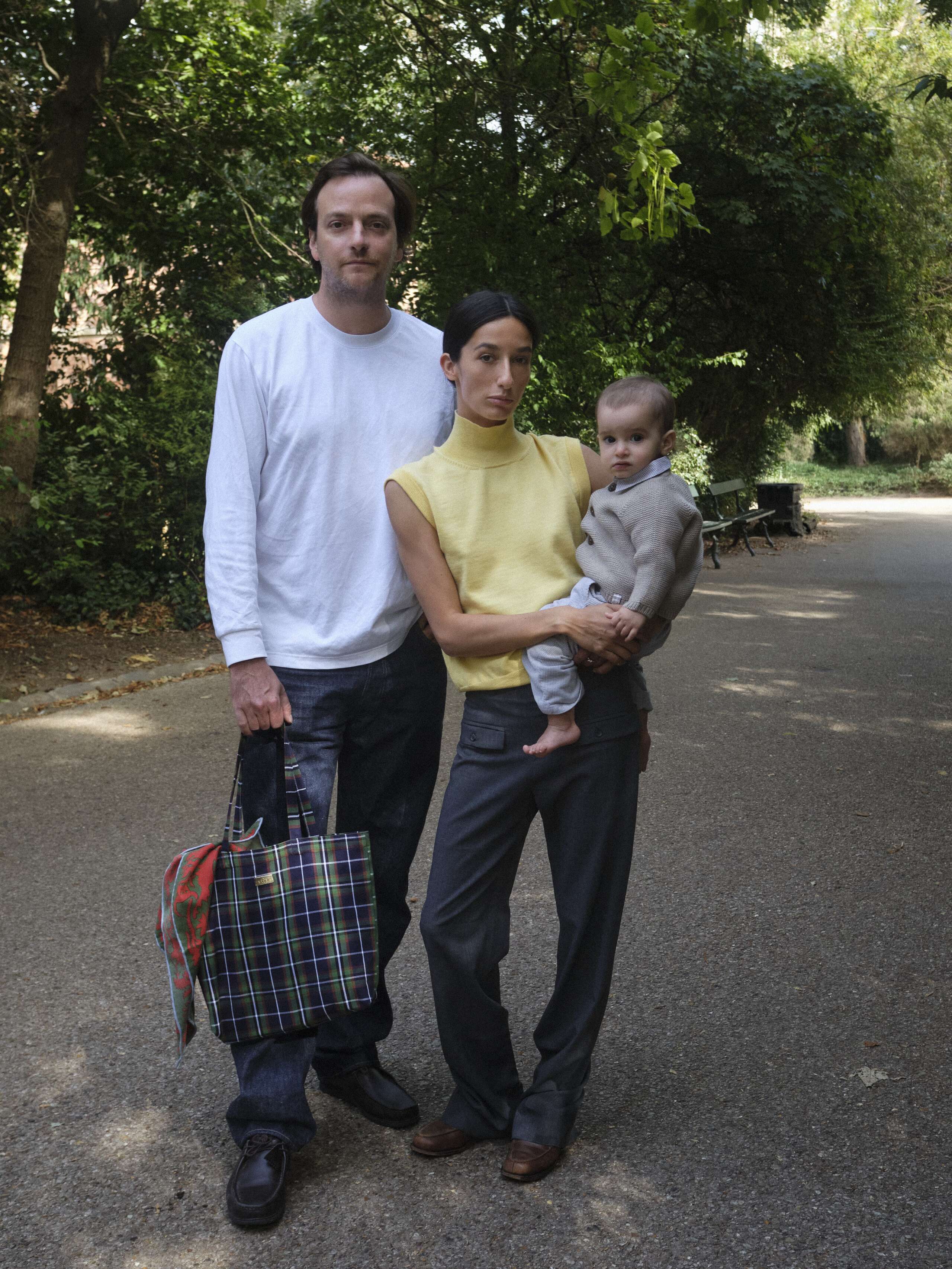 Picture of a young family in Paris