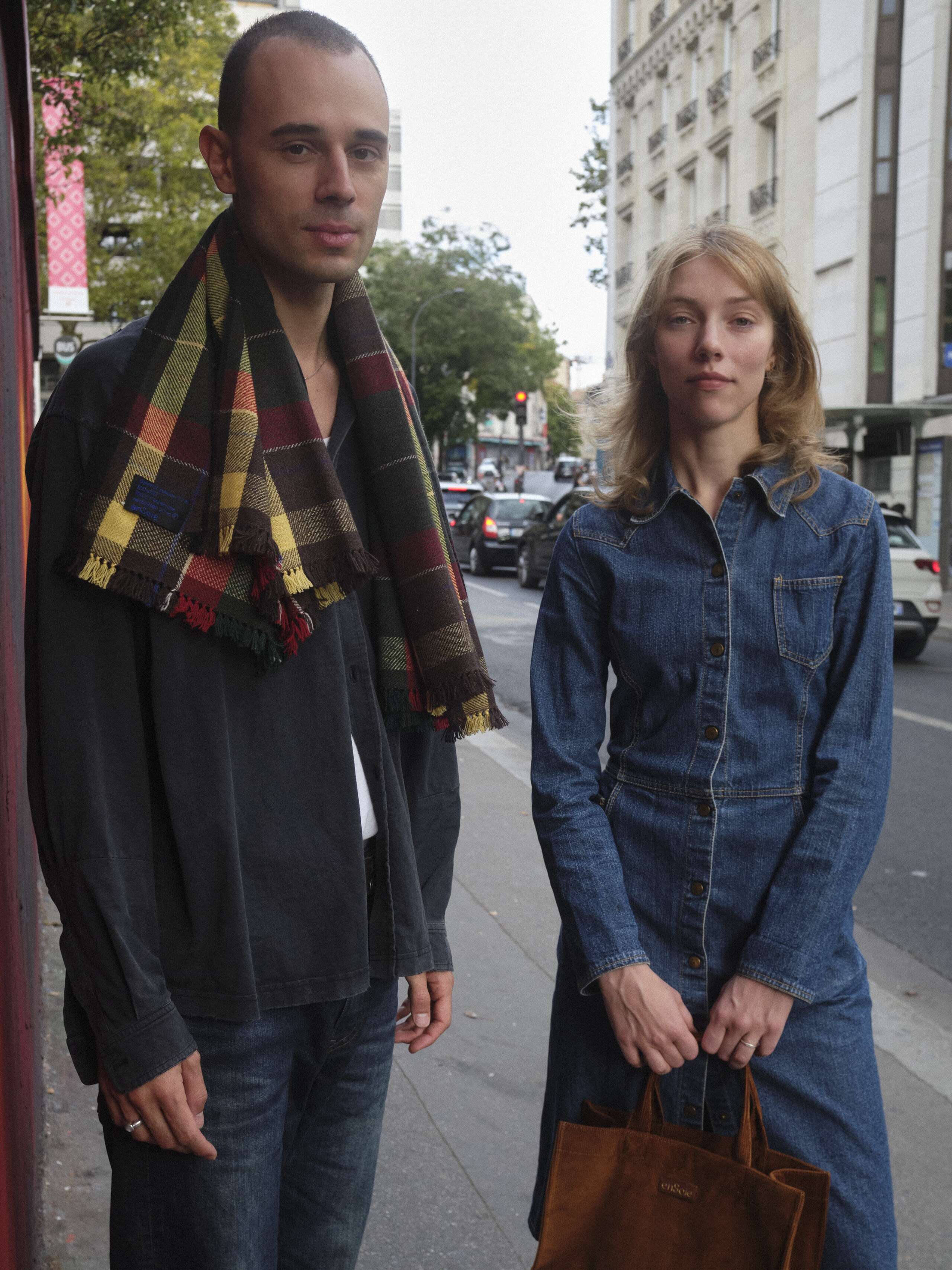 Picture of a man and a women in Paris
