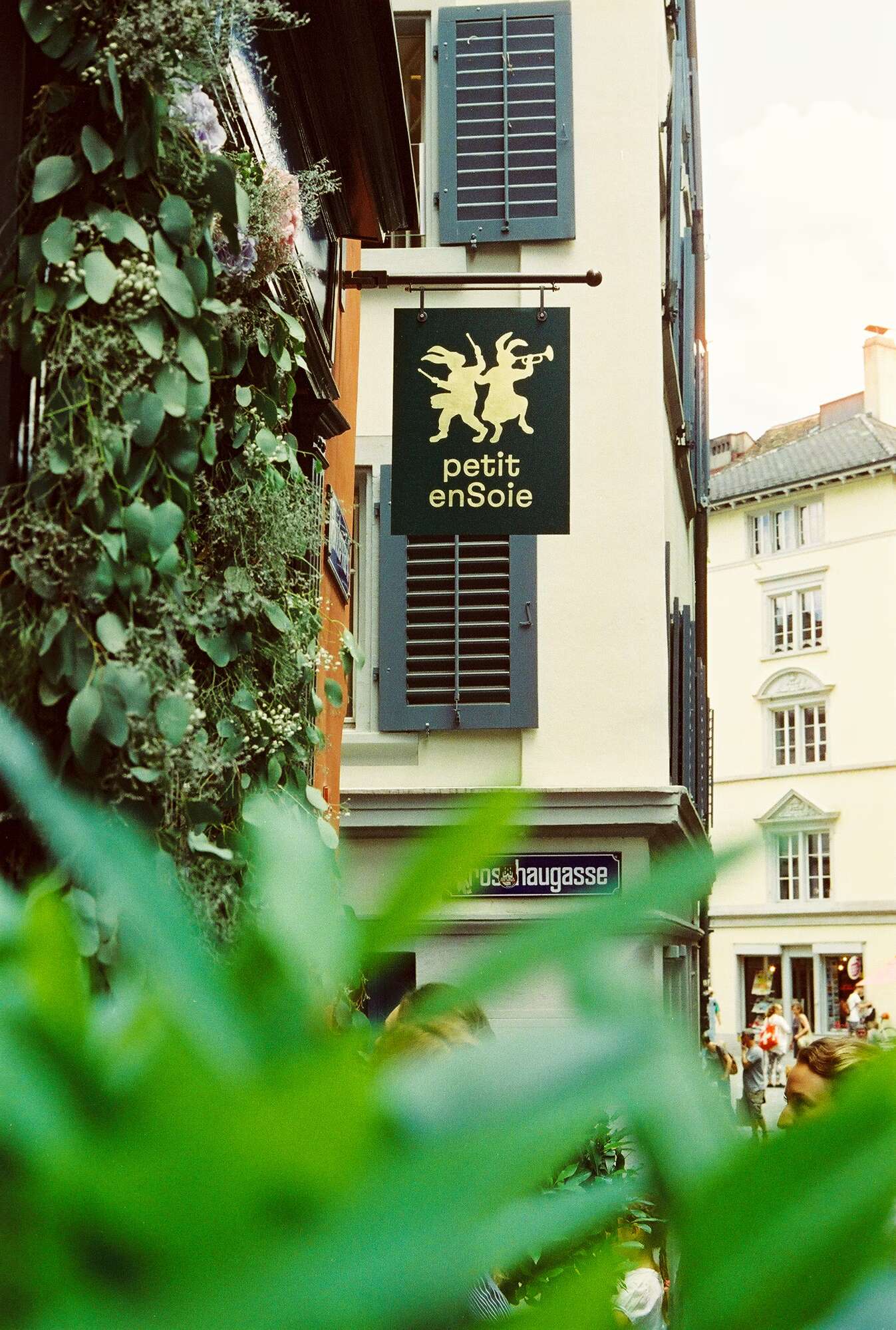 petit enSoie opening party