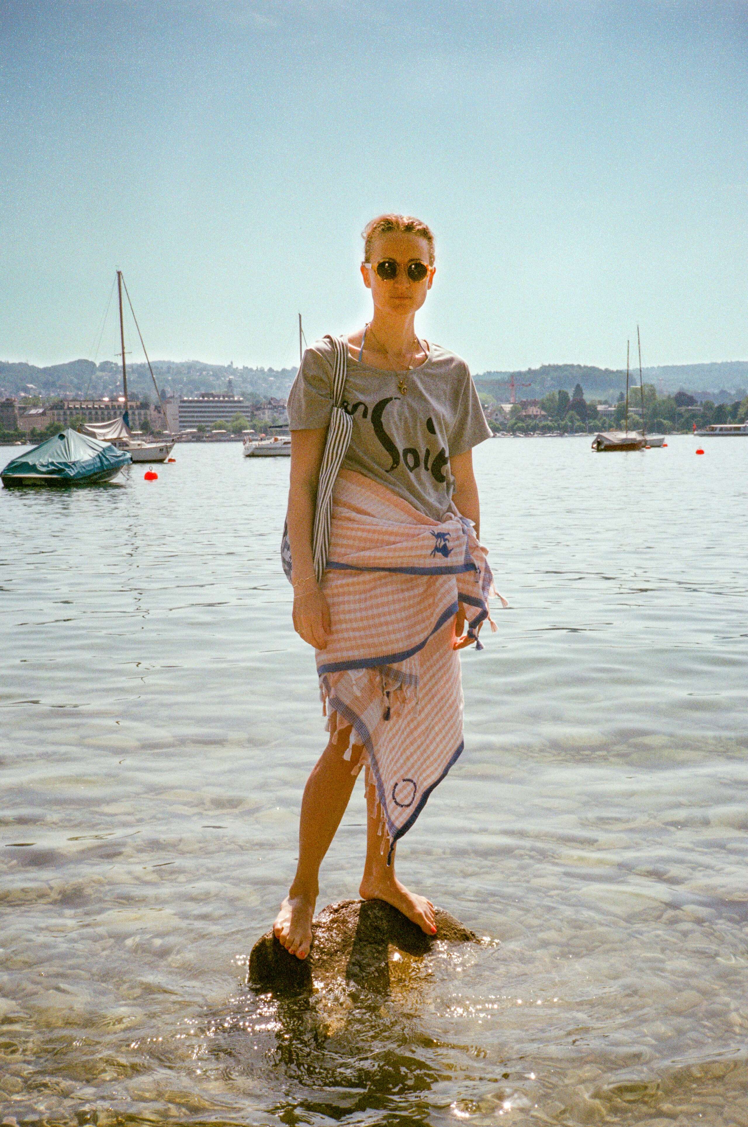 Eleonore Meier, enSoie at the lake of Zürich