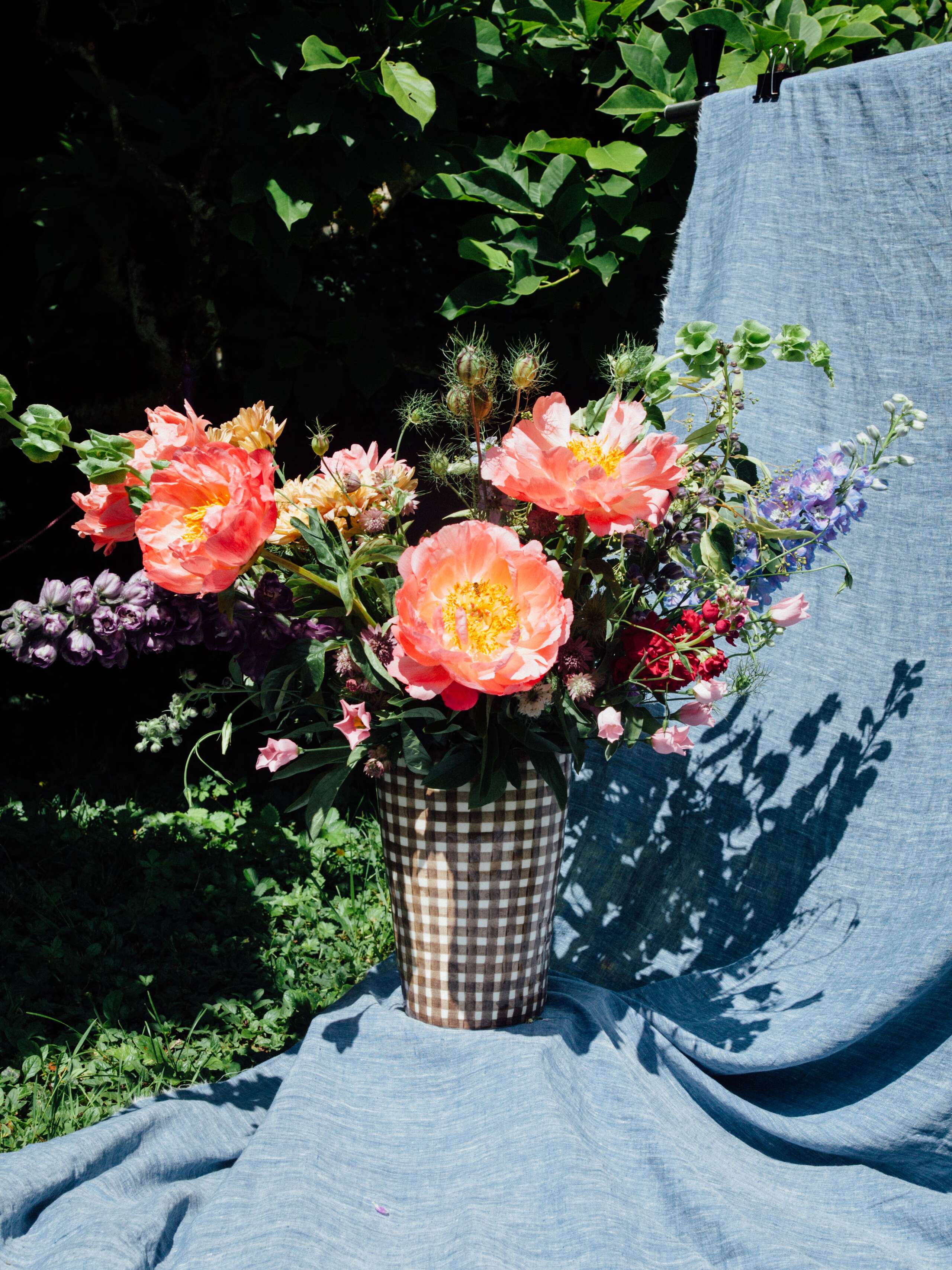 enSoie vase with flowers