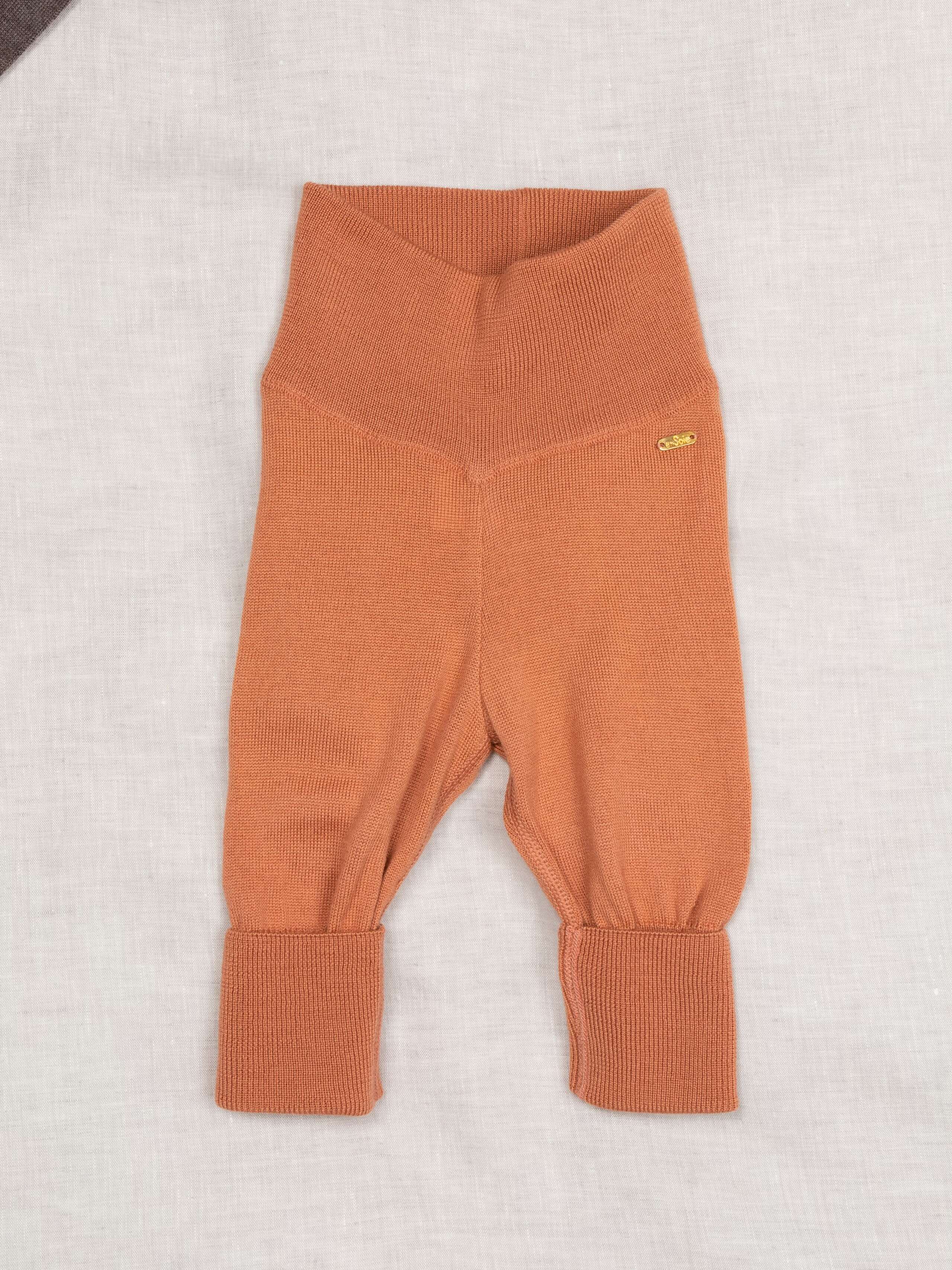 Fine knitted leggings