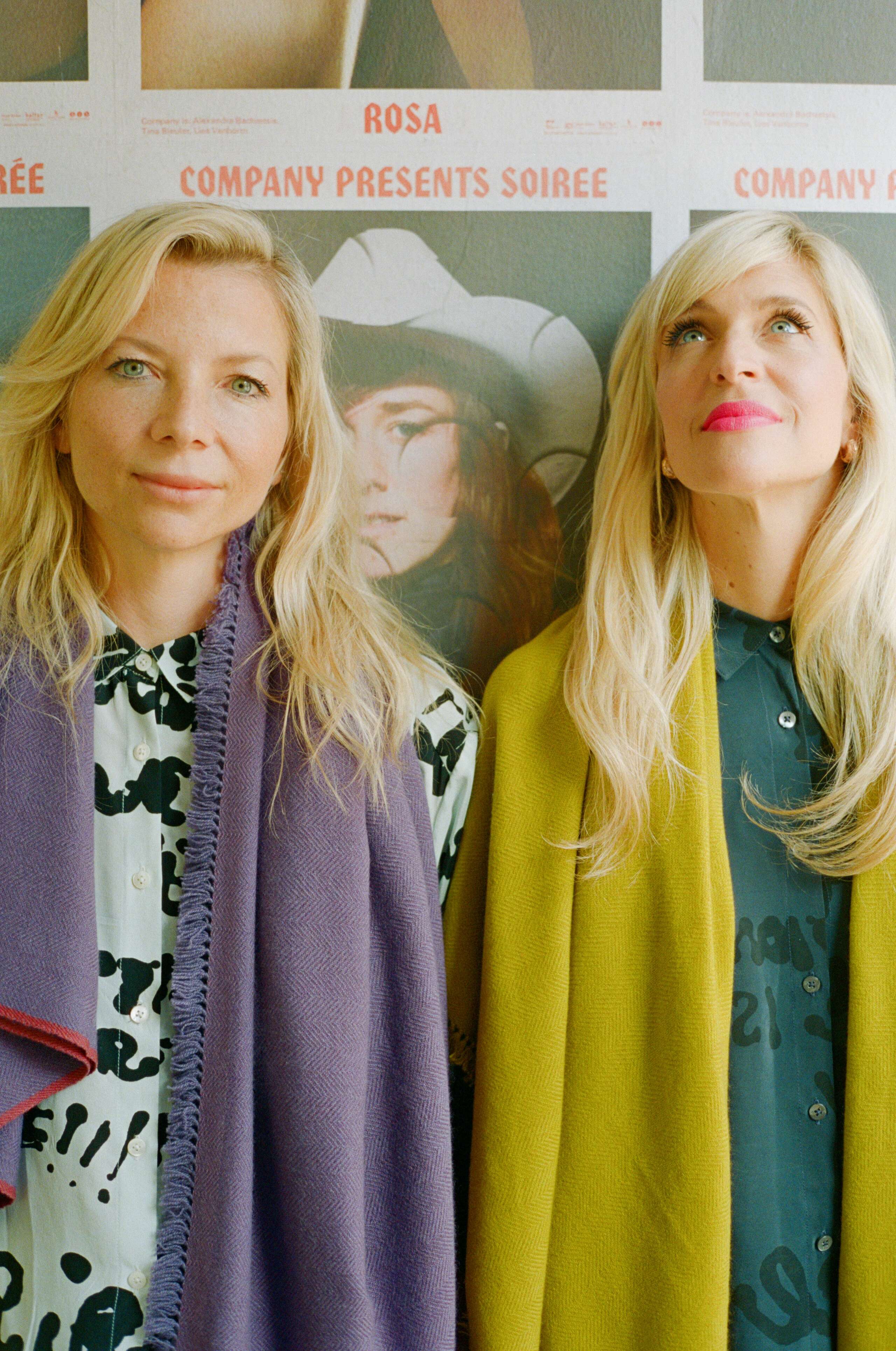 Karolina und Marina, Karma Galerie, enSoie