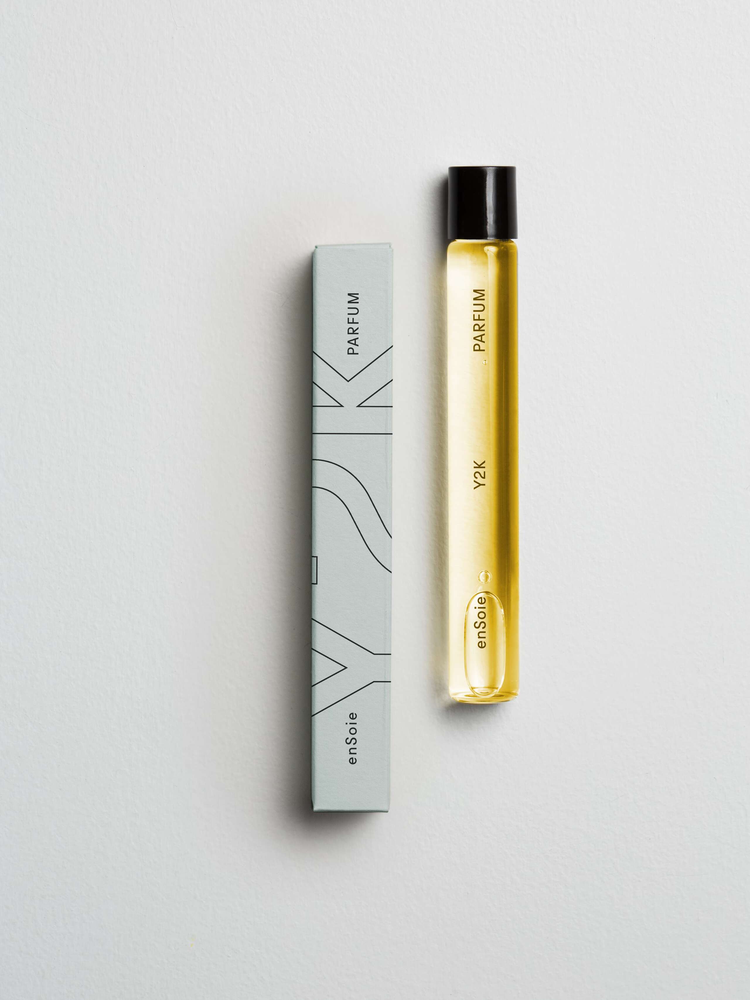 Picture of a mini perfume spray 