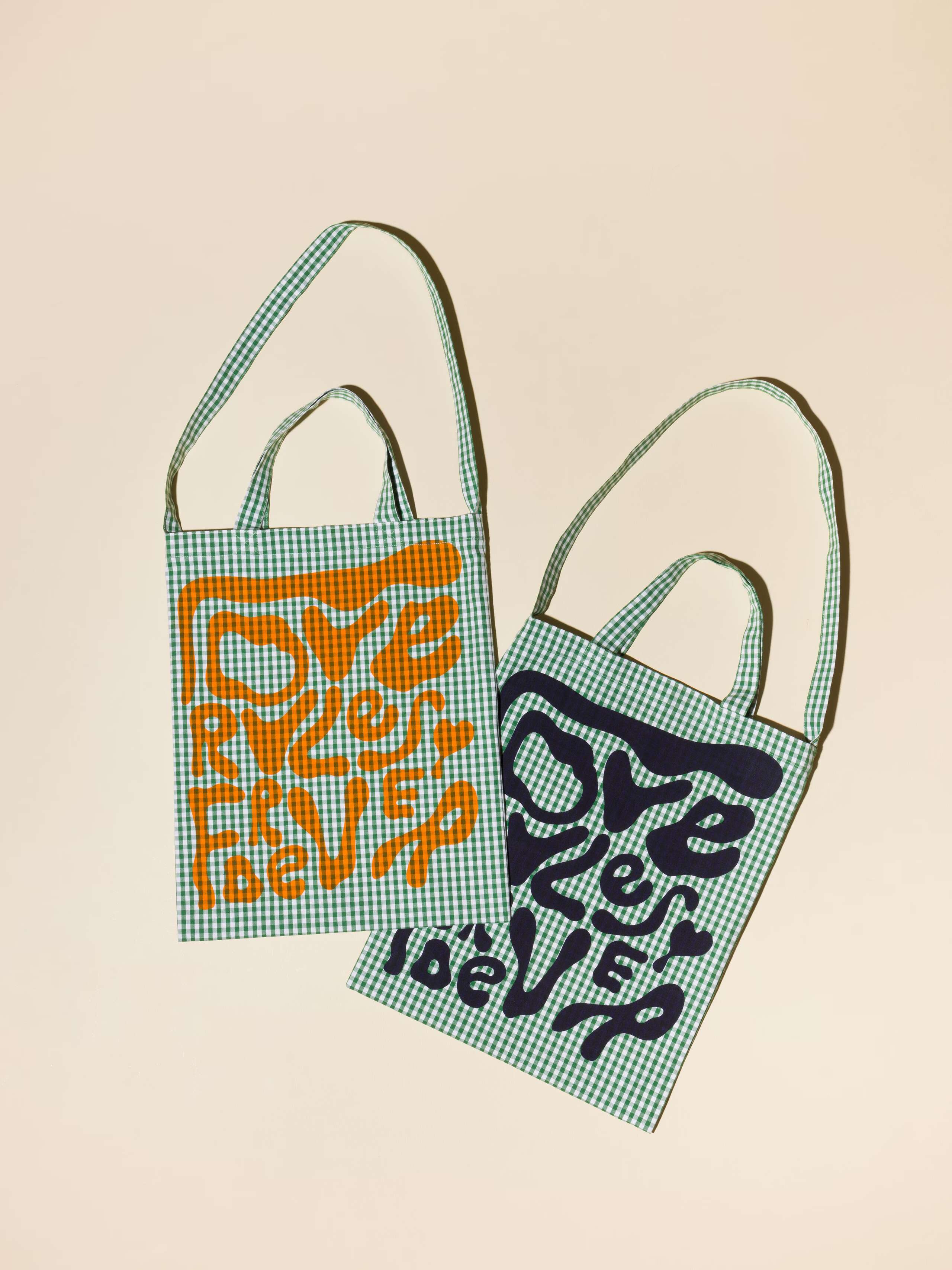 picture of two carry all bags in linden green Vichy