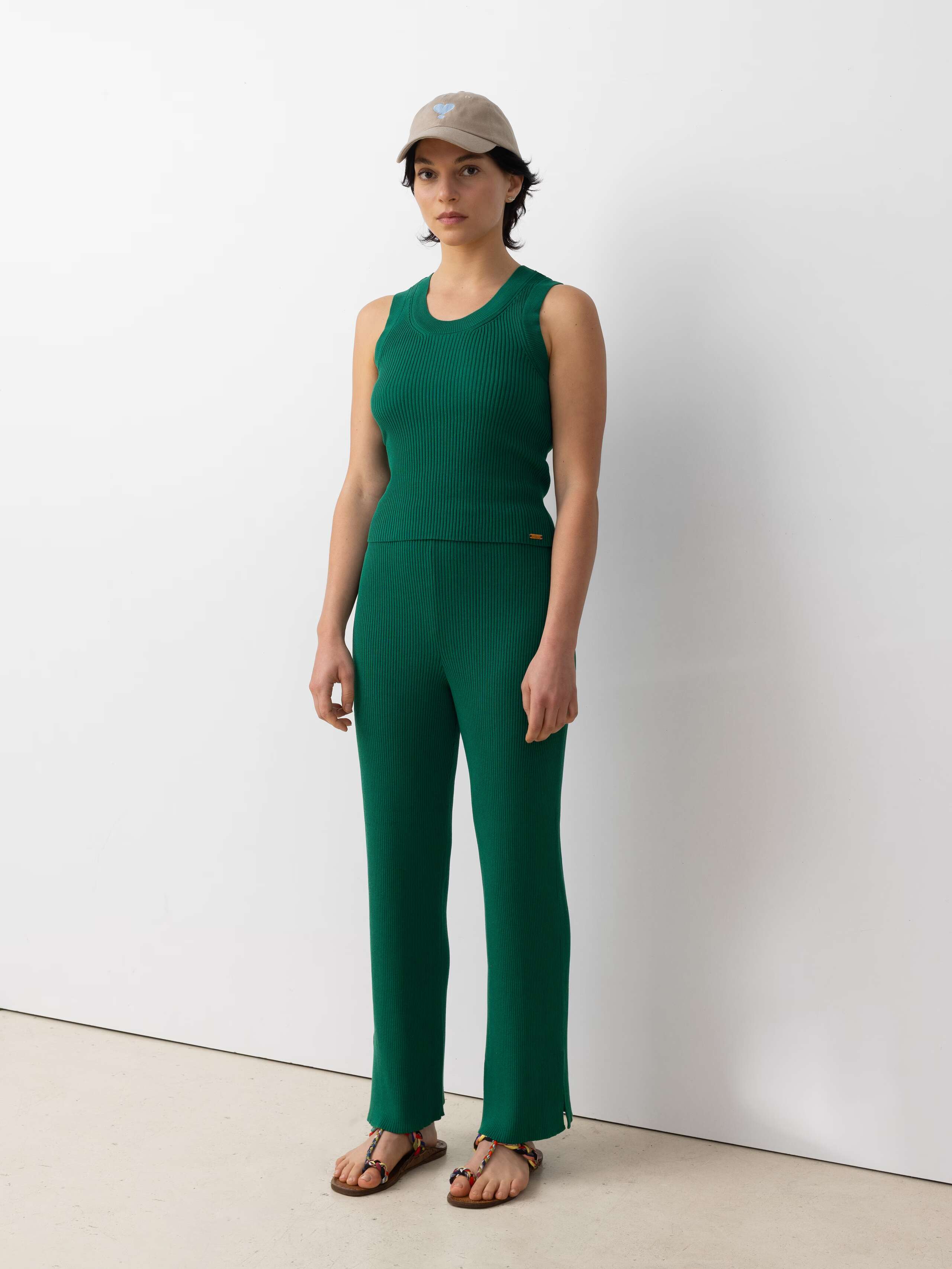 MoModel wearing the Emma trousers in a beautiful green knittred cotton