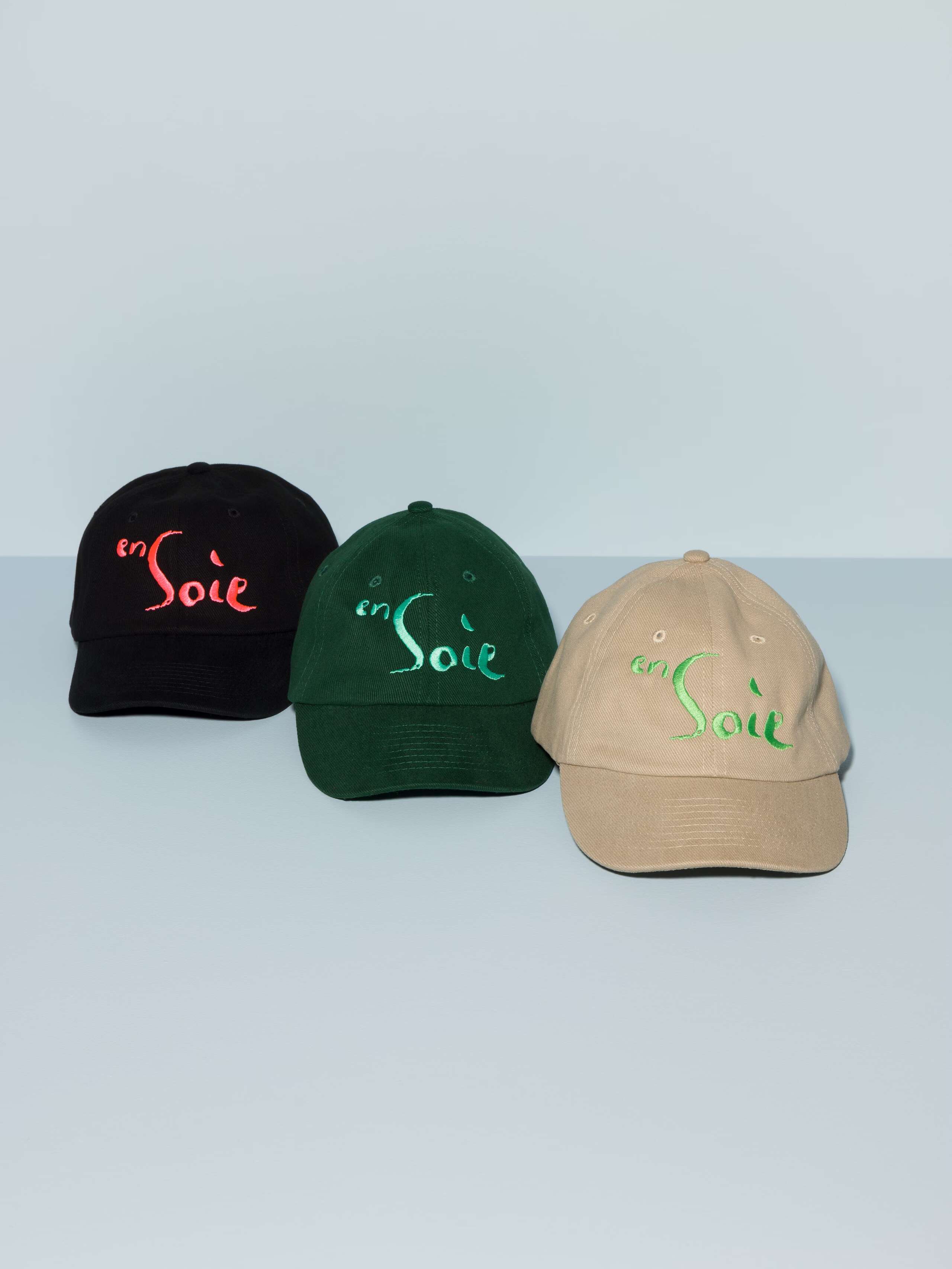enSoie Cap with logo embroidery in beige black and green