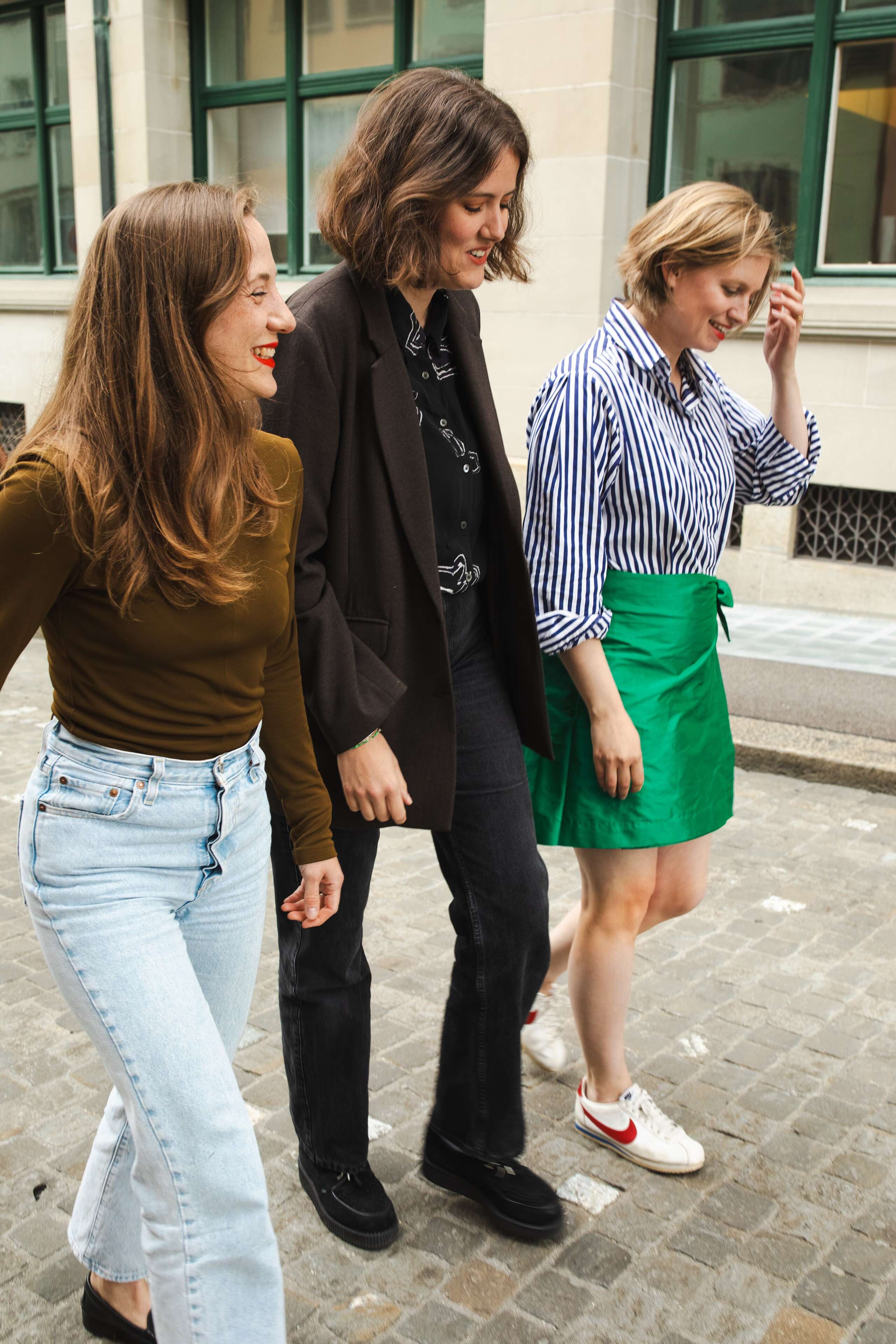 Picture of three young women walking
