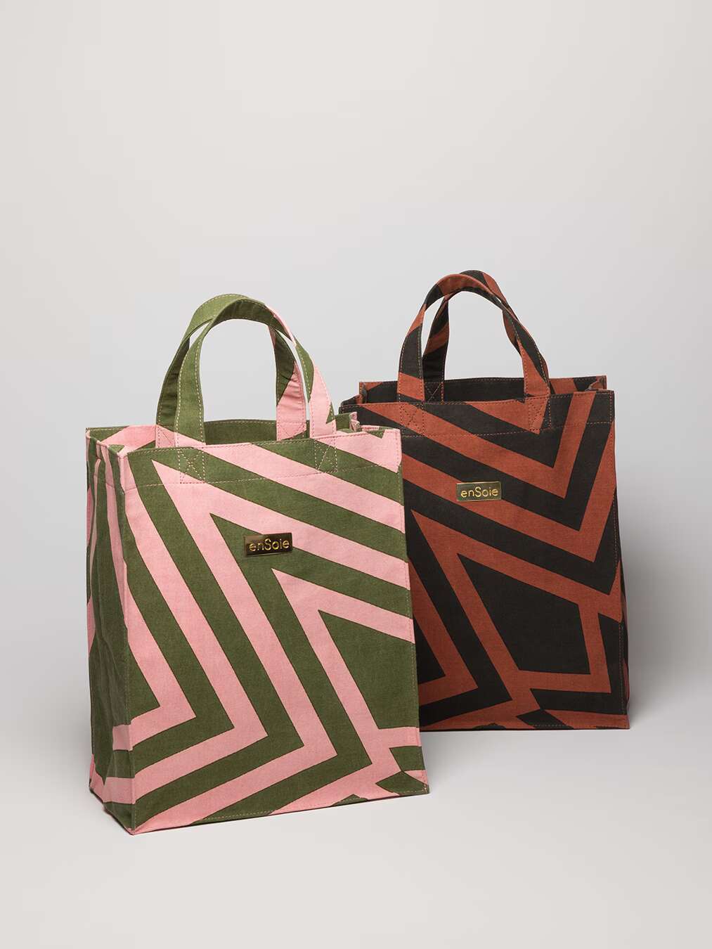 Classic shopper bag featuring a star print