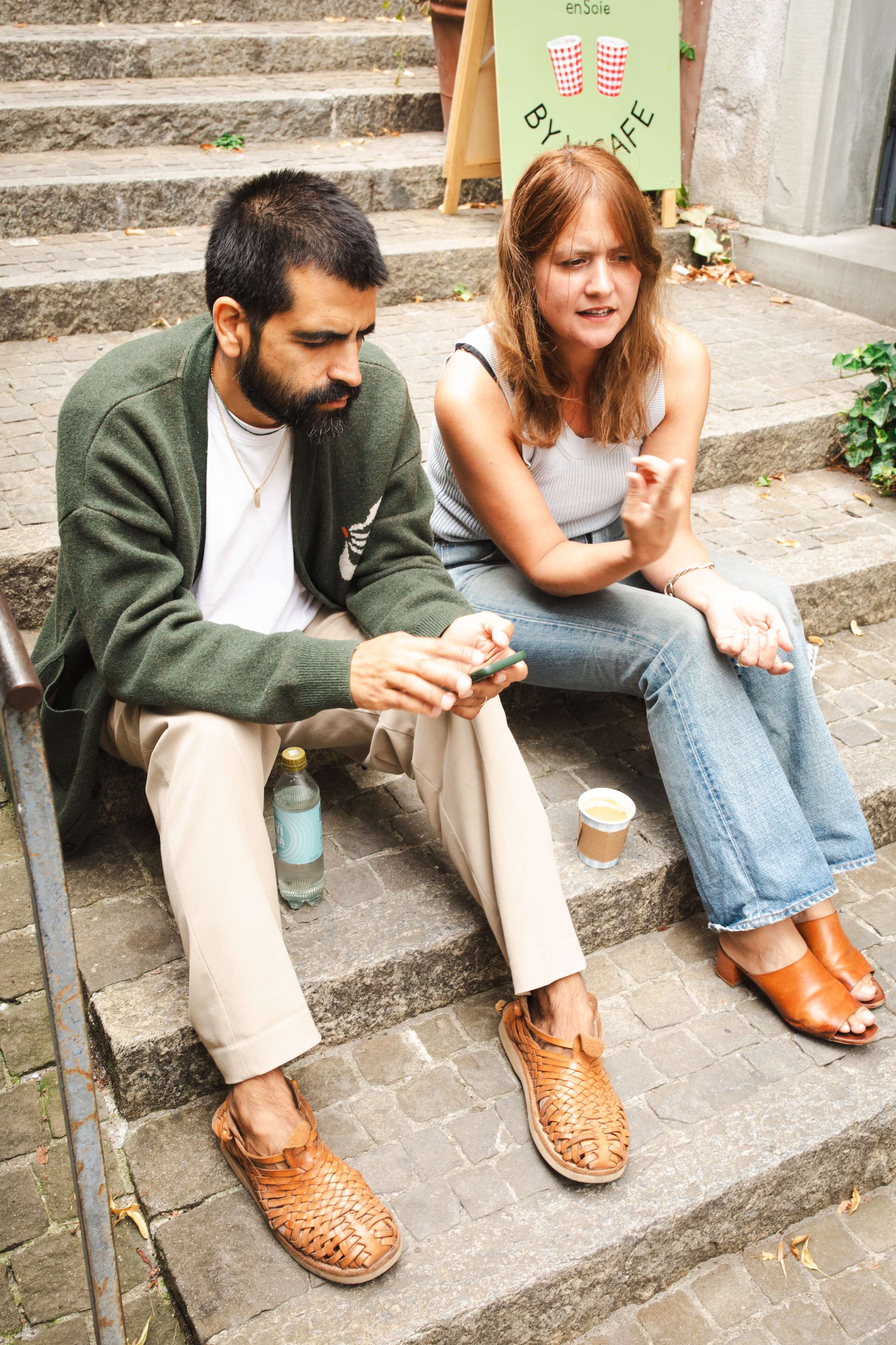 Picture of our head stylist Michèle and our photographer Rafael