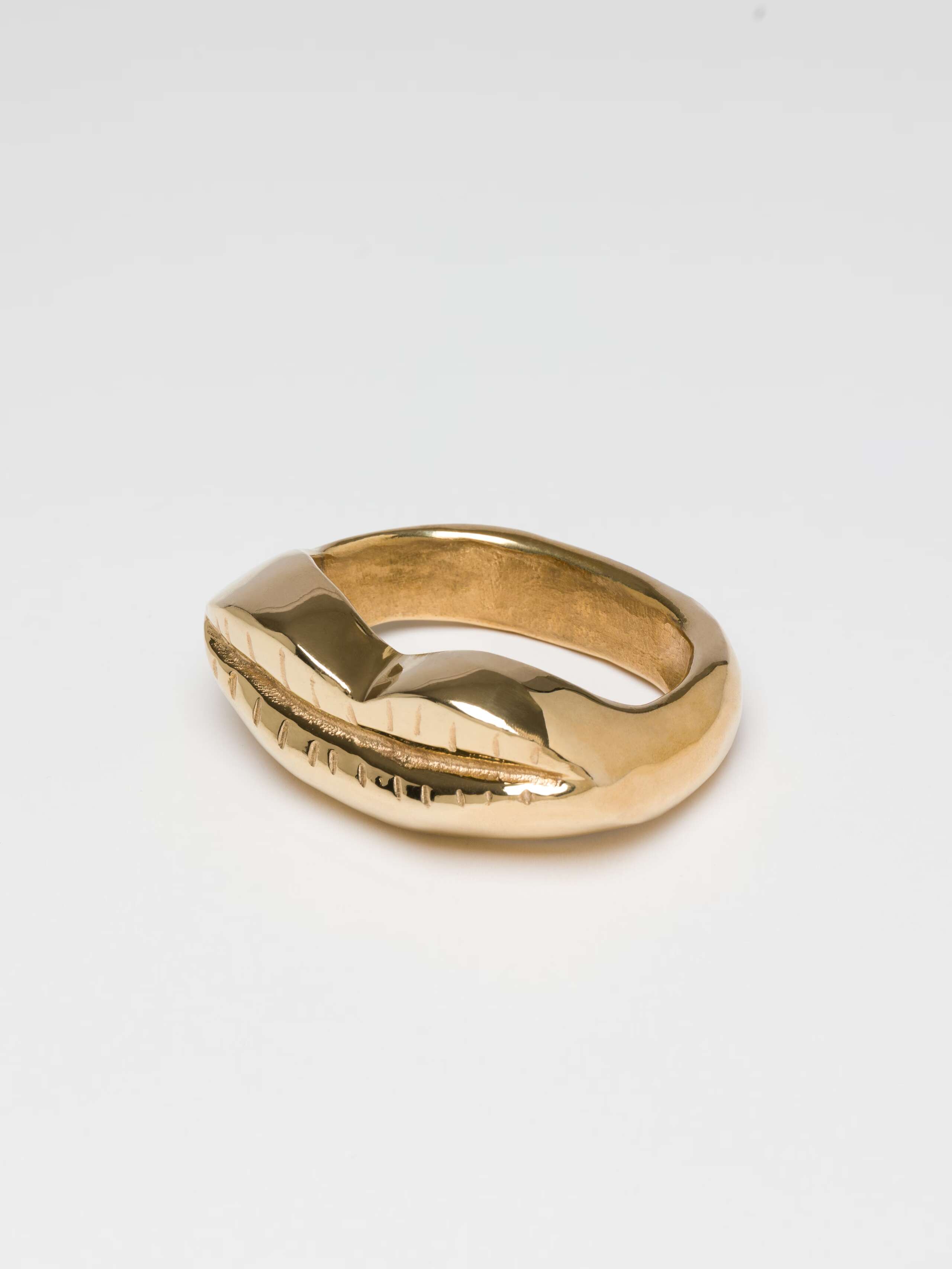 Napkin Ring brass Lips