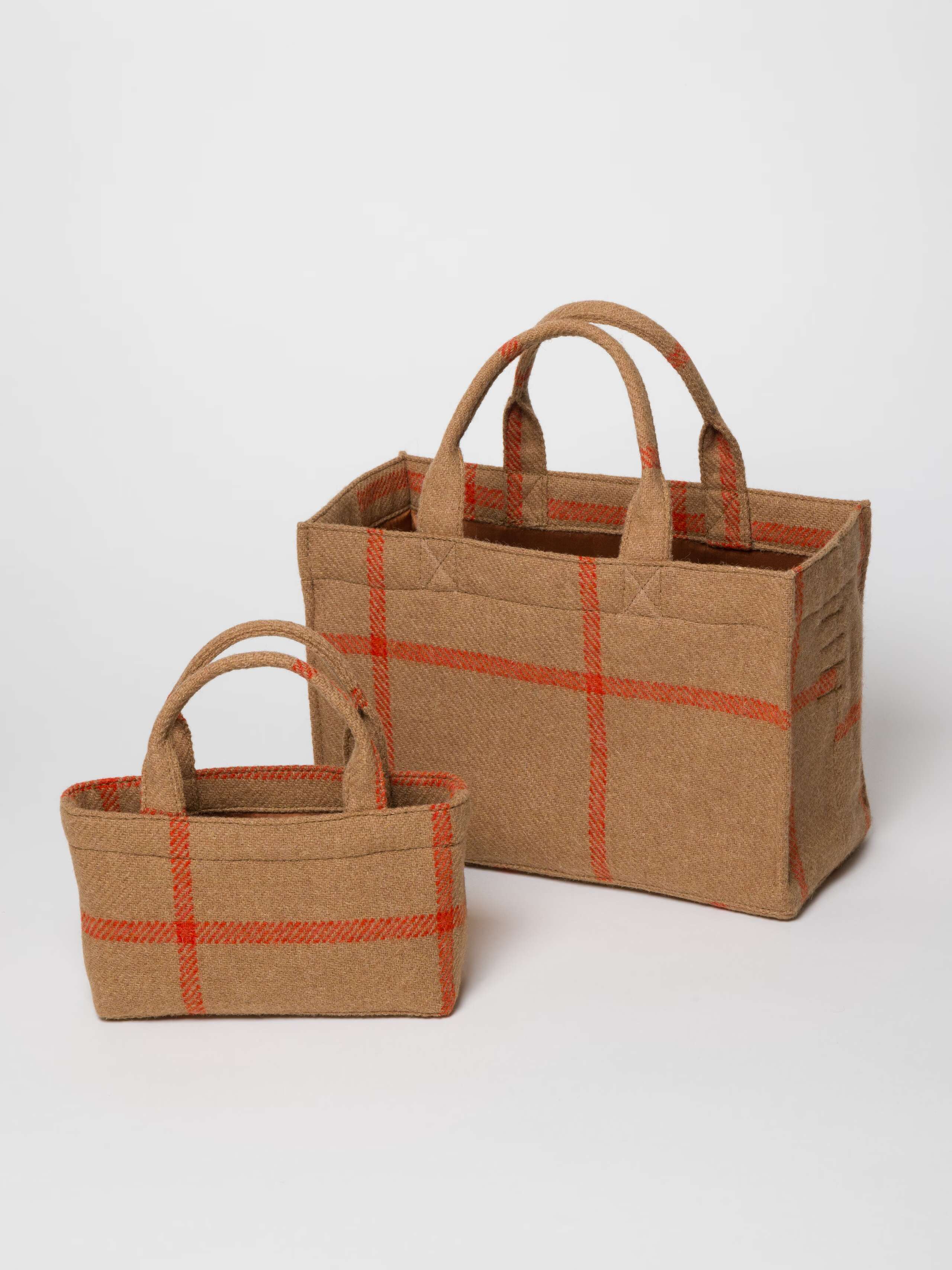 Library bag in harris tweed giddy up check