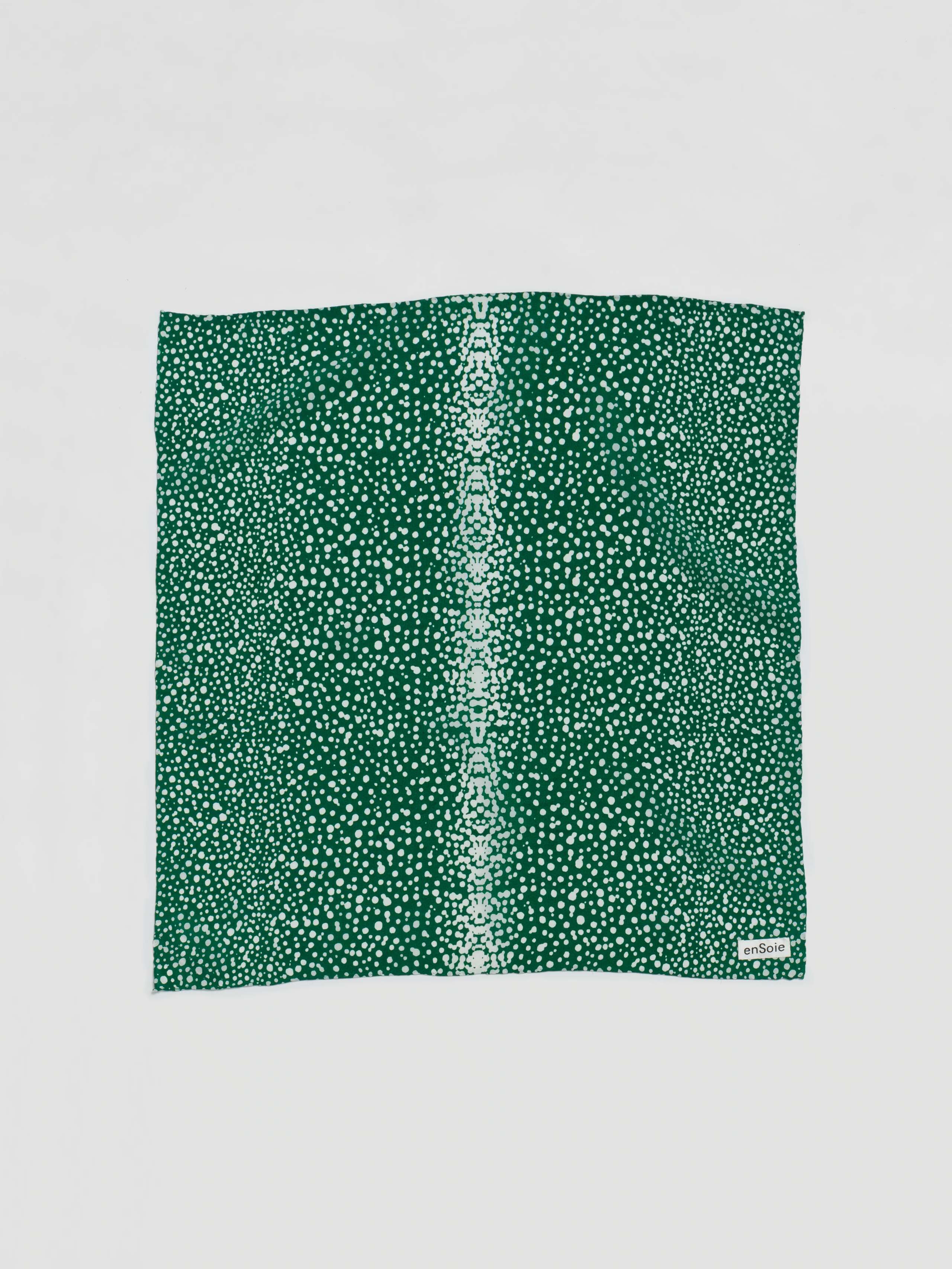 Picture of the Foulard in linden green printed with leo dots