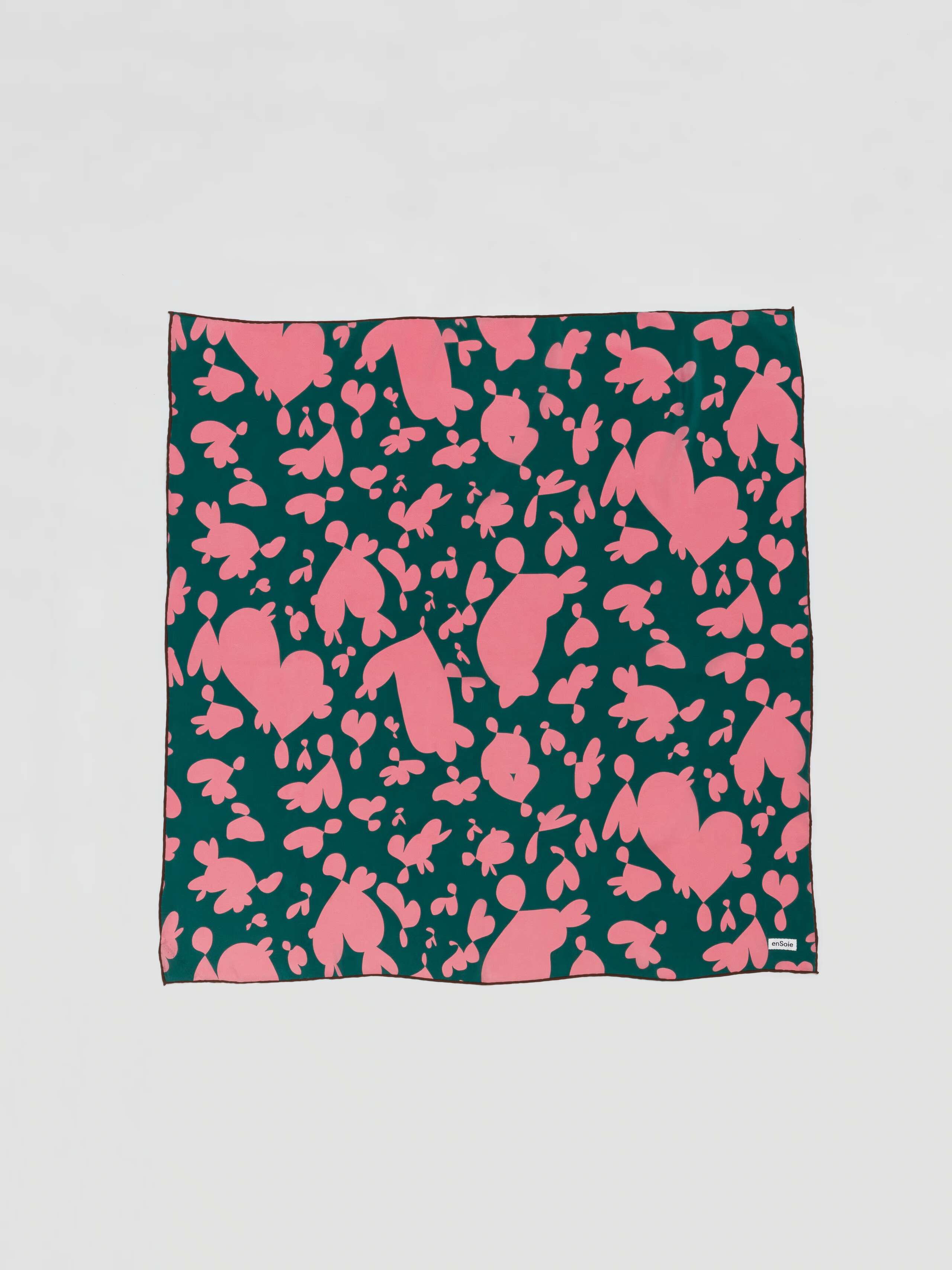 Inspired hearts foulard in forest green rose