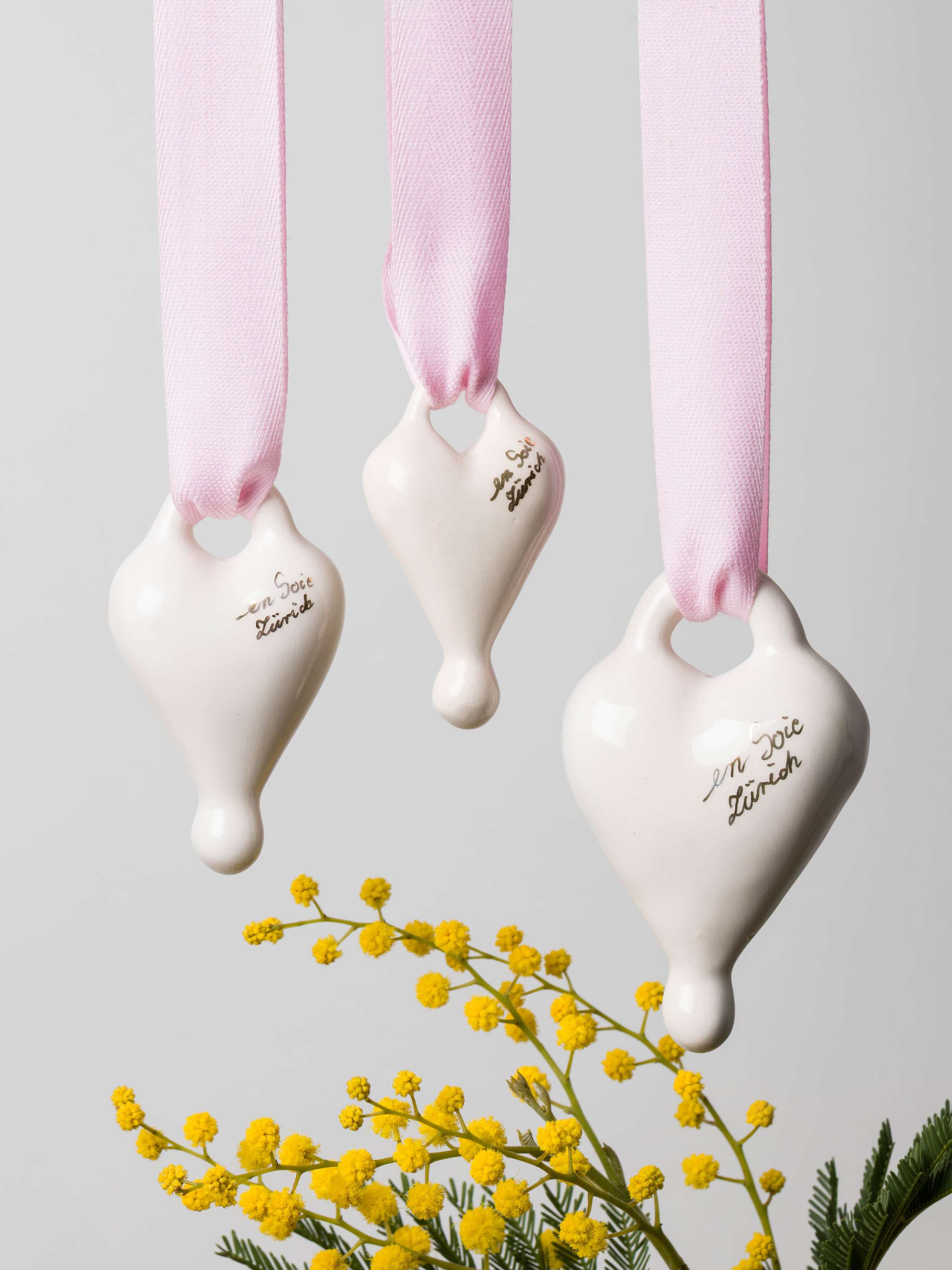 Spring heart ornament in white three sizes