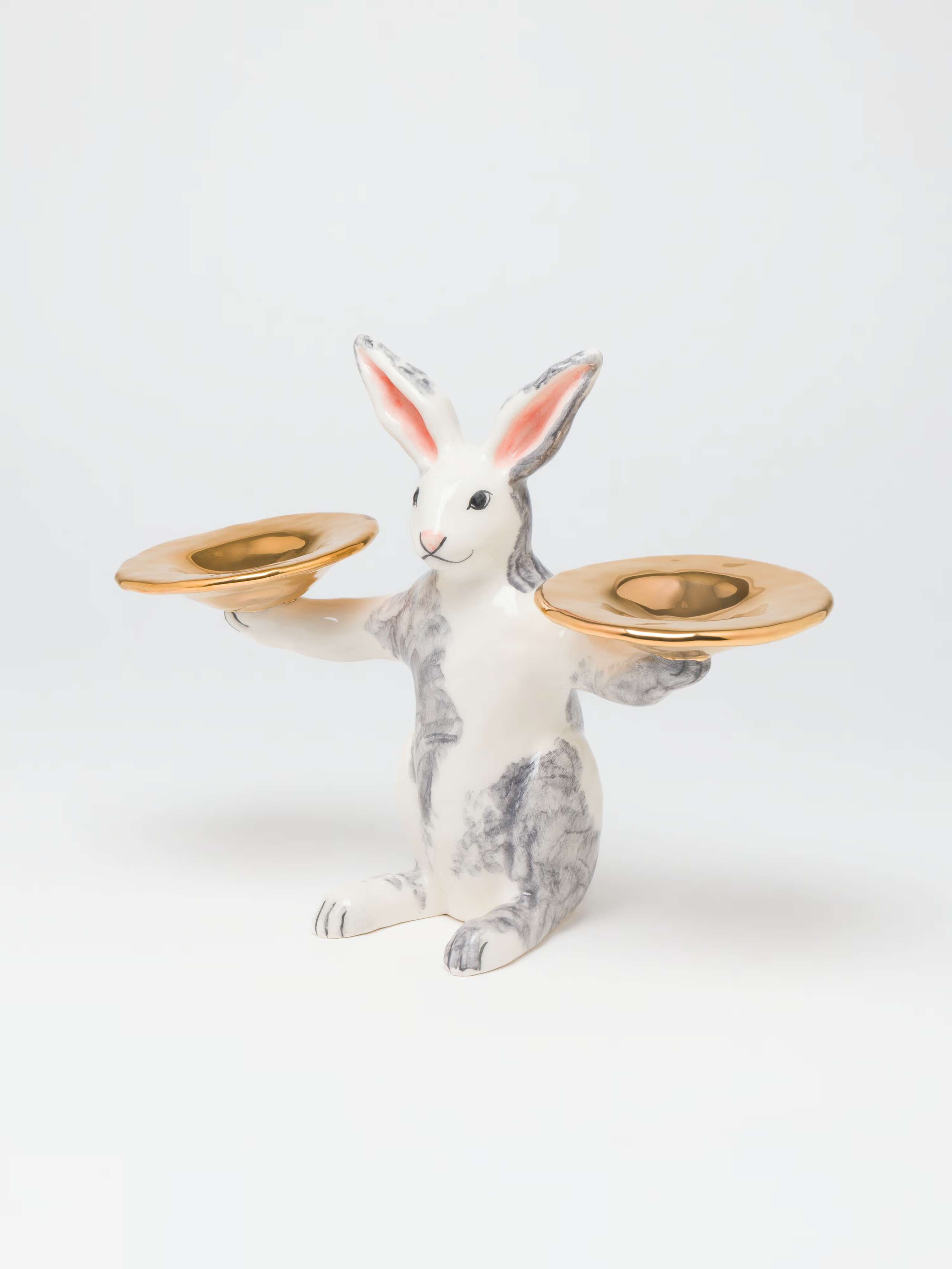 Heritage Plateau Rabbit made of ceramic with gold bowls