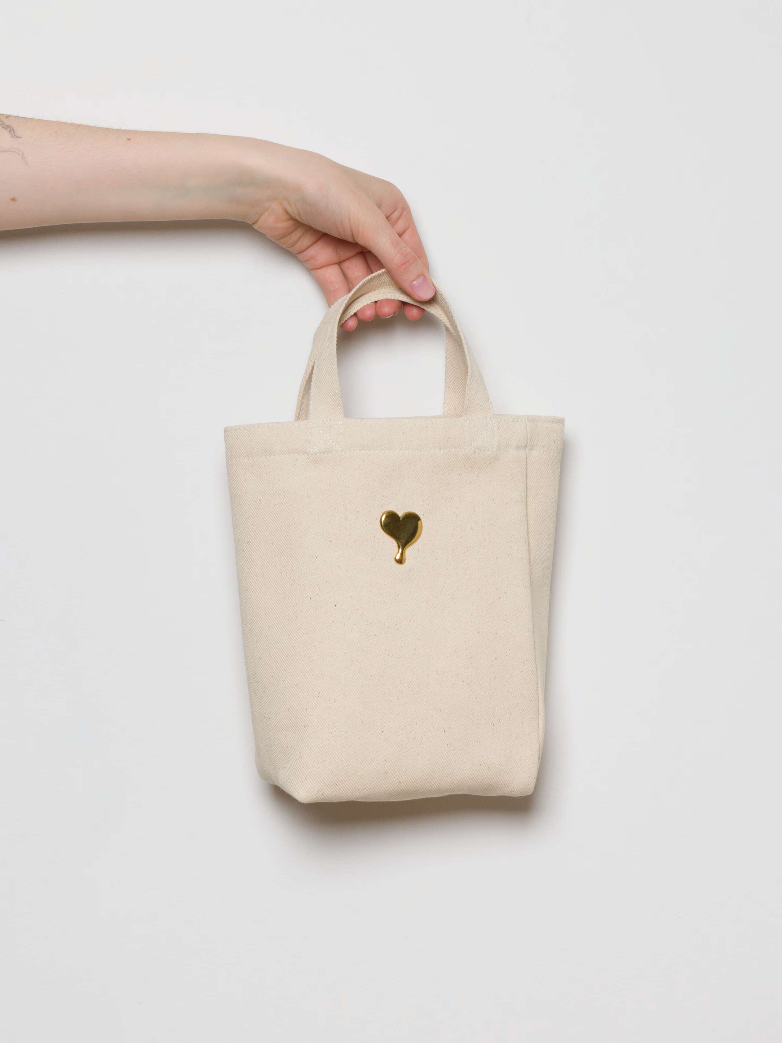 Ecru Denim paperbag with pocket and embroidery in four sujets and colourations