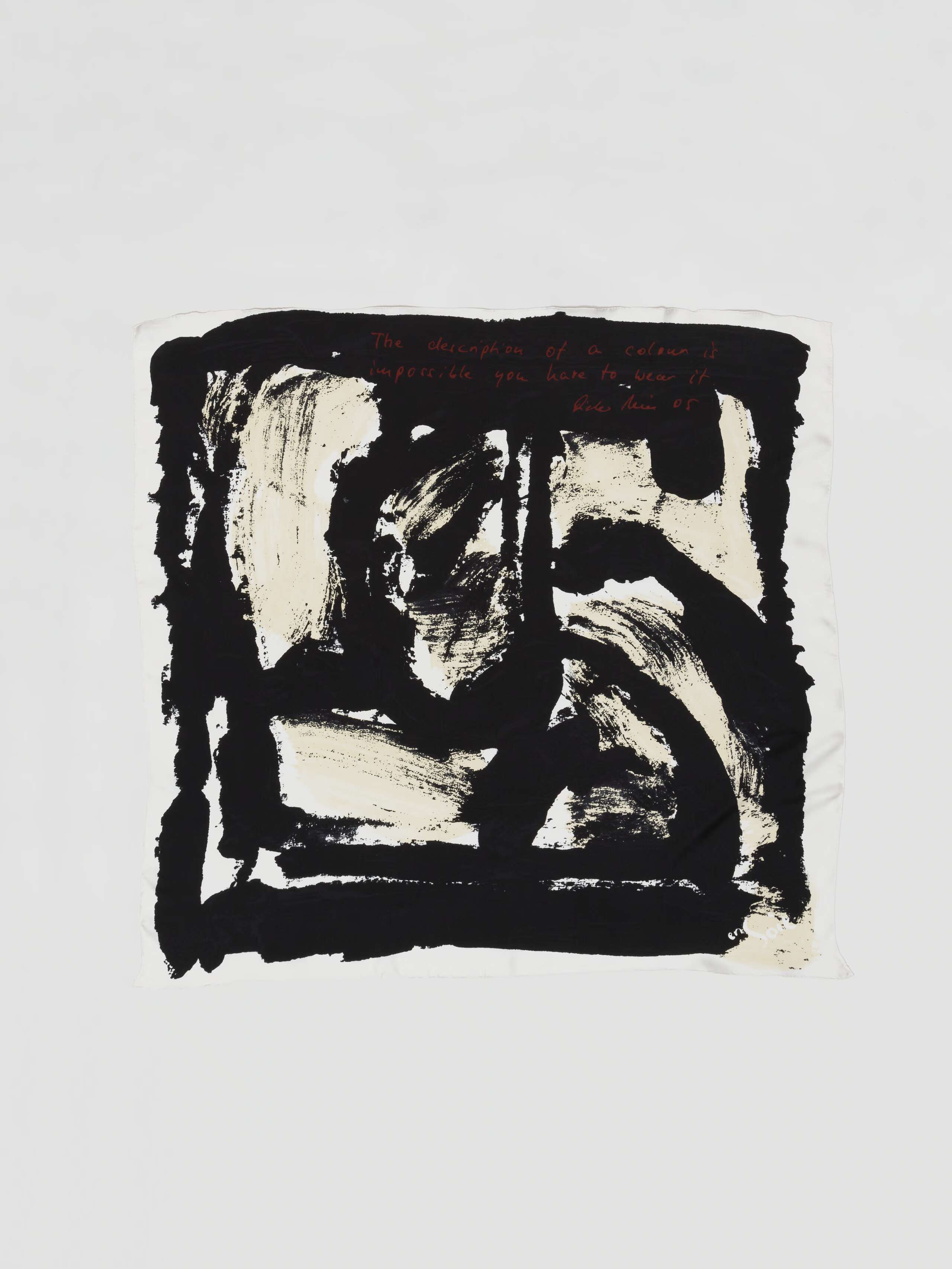 The description of a colour foluard in black, beige