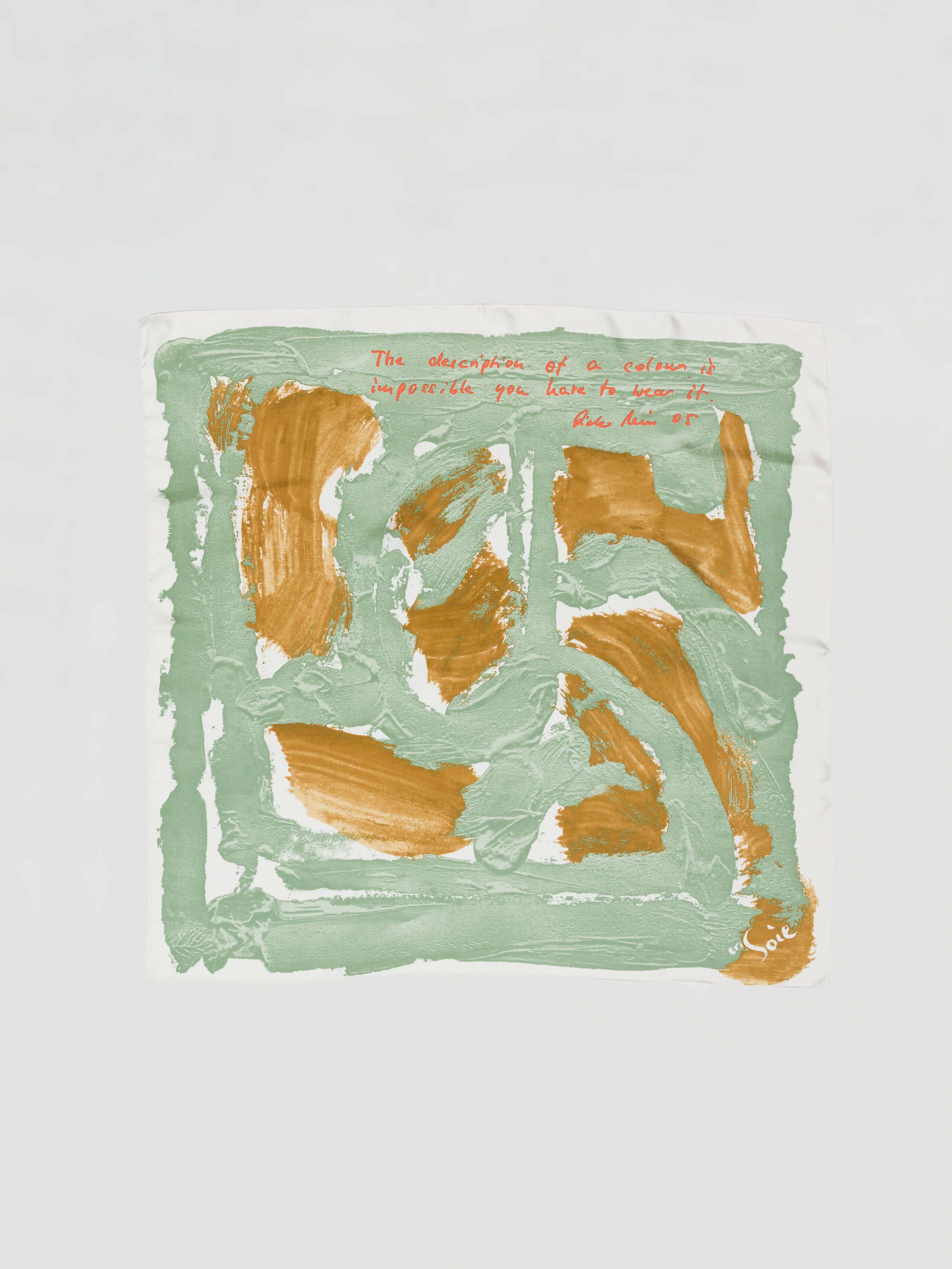 The description of a colour foluard in green, beige