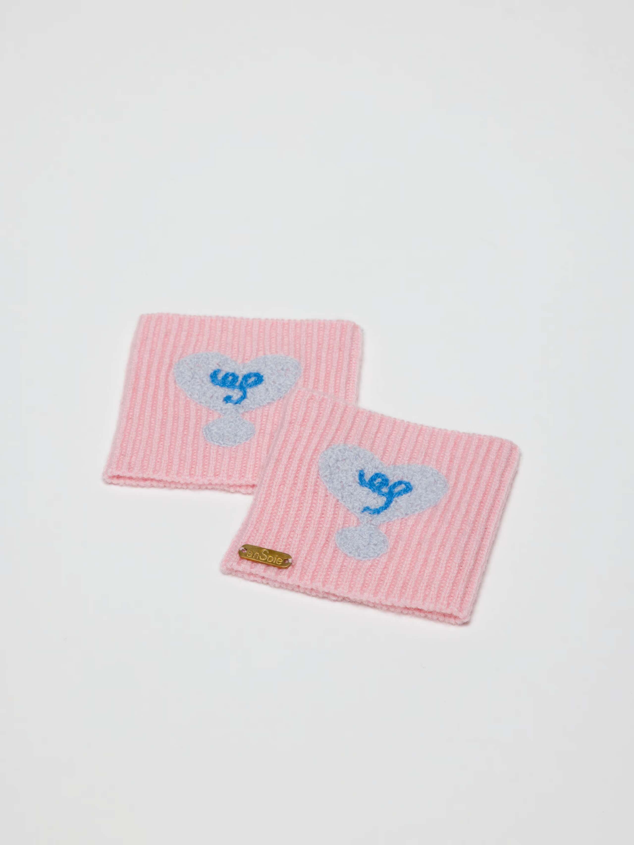 Picture of pink cashmere wrist warmers 